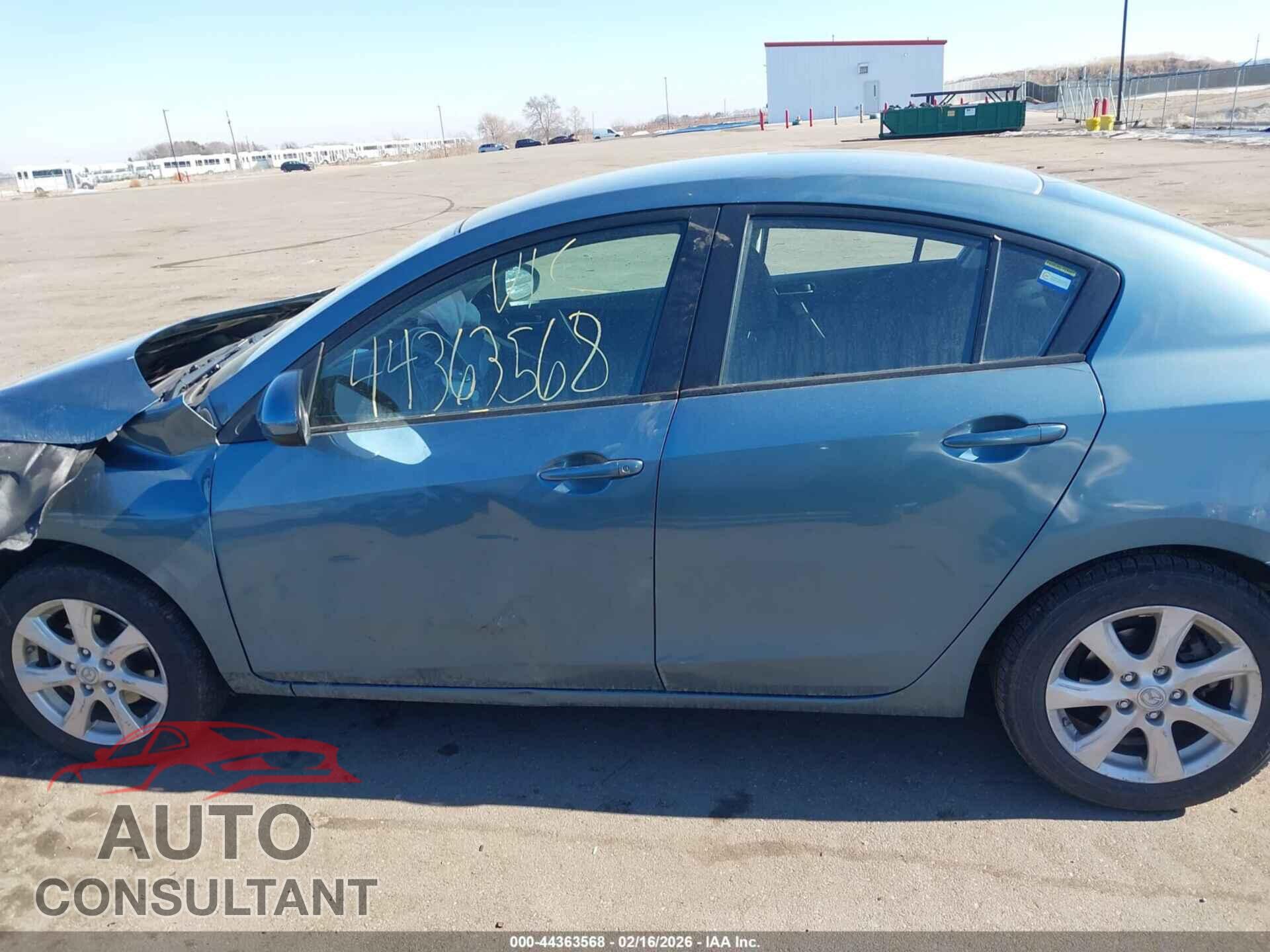 MAZDA MAZDA3 2011 - JM1BL1VFXB1447919