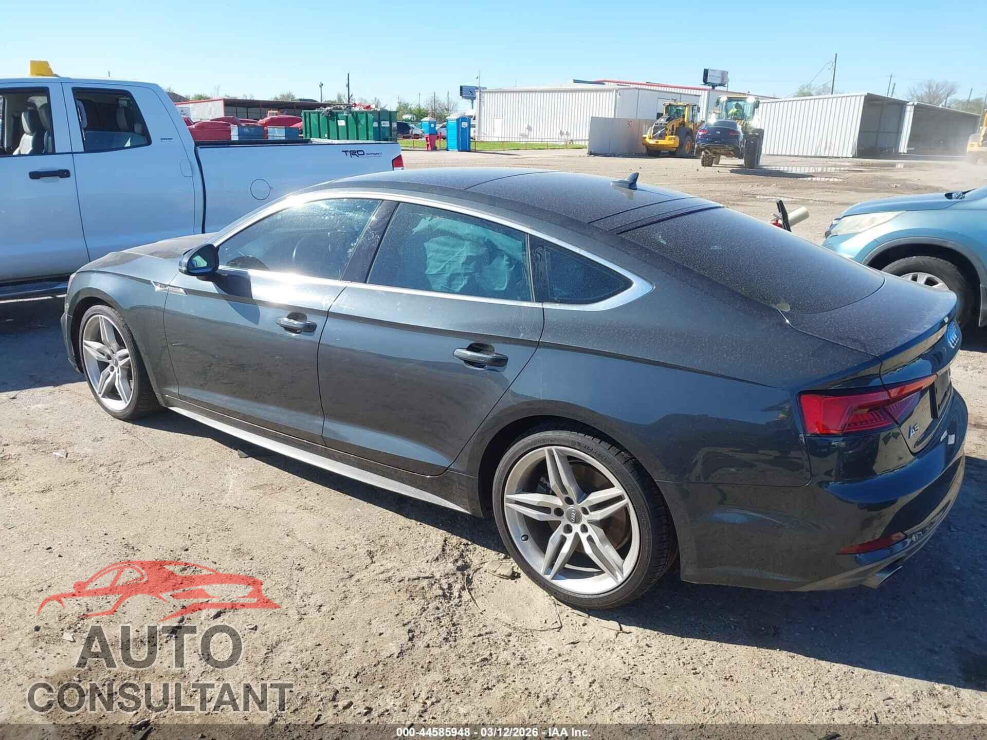 AUDI A5 2018 - WAUENCF52JA007701