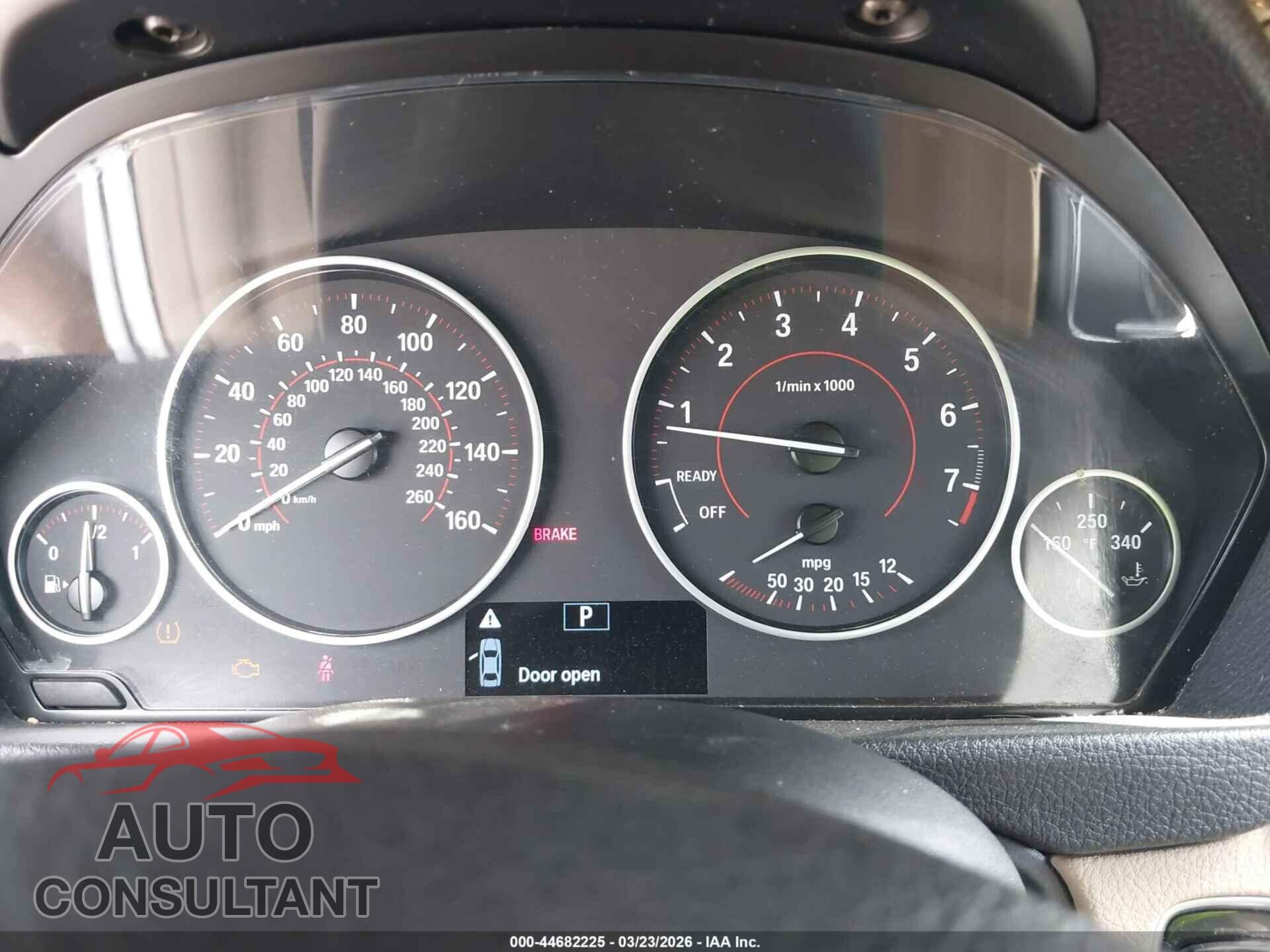 BMW 328I 2016 - WBA8E9G56GNU28563