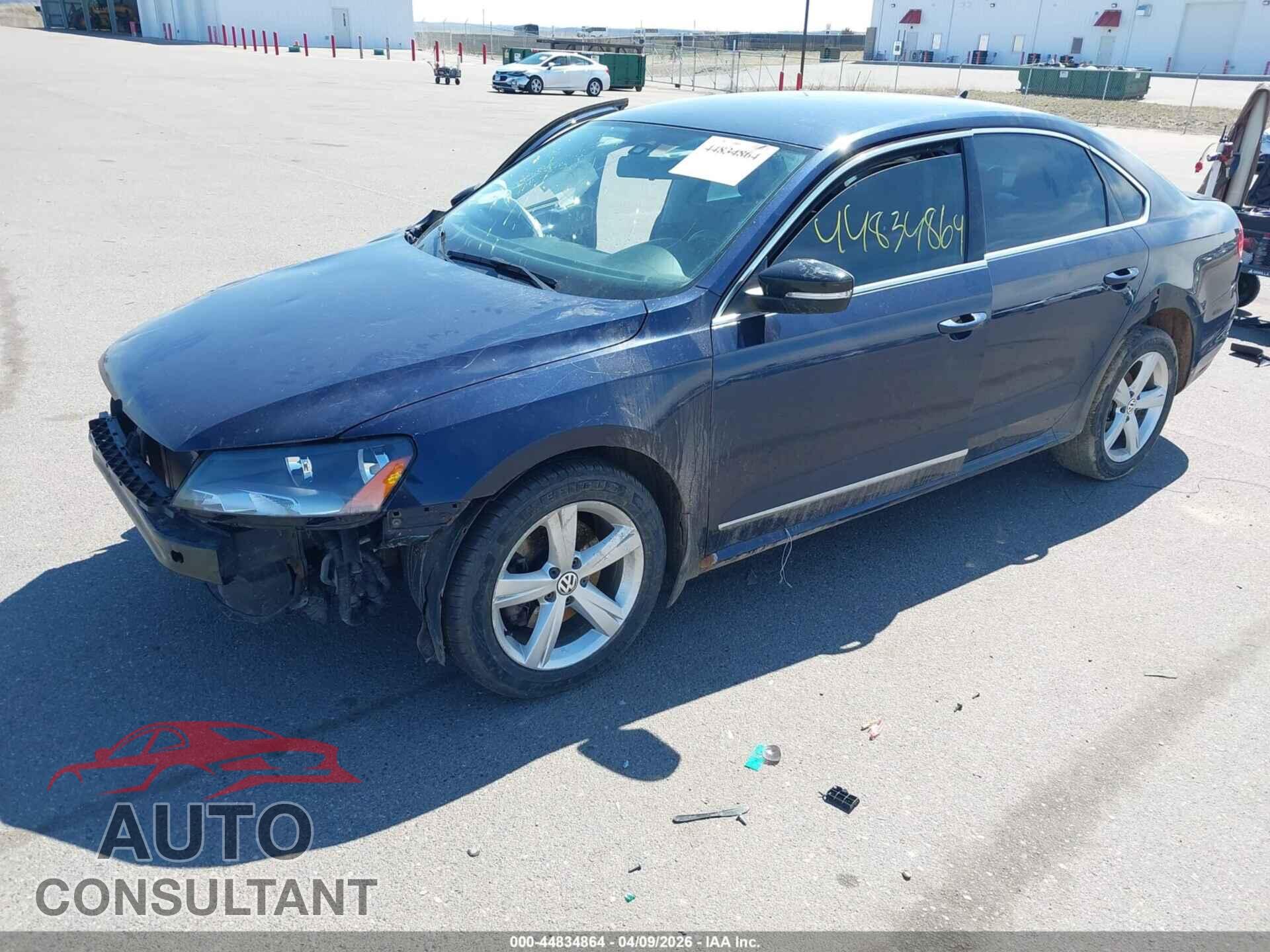 VOLKSWAGEN PASSAT 2014 - 1VWAT7A39EC055854