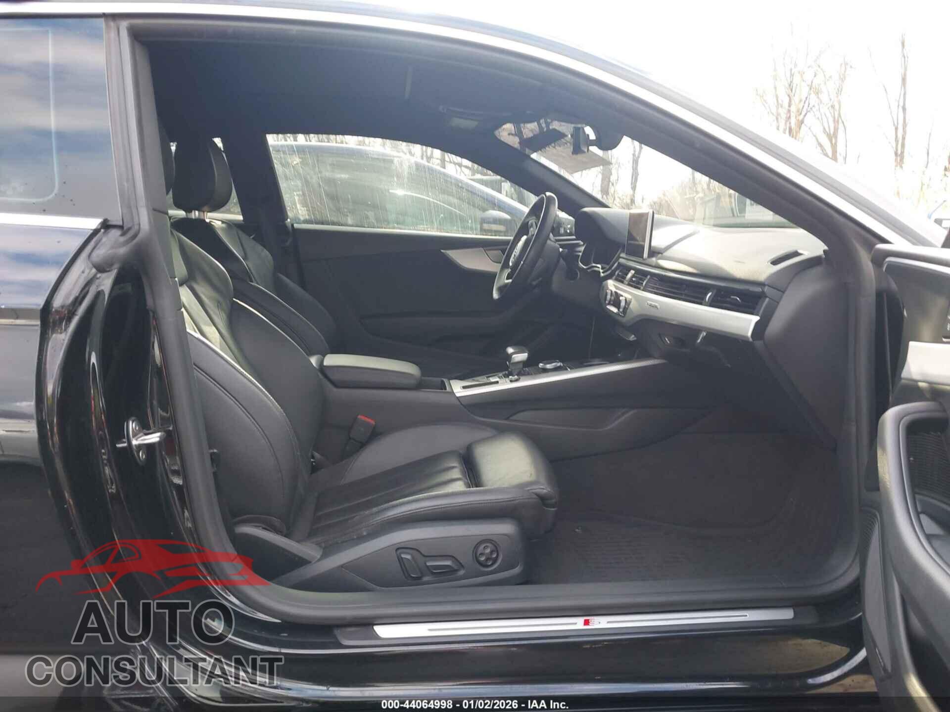 AUDI A5 2018 - WAUTNAF55JA000737