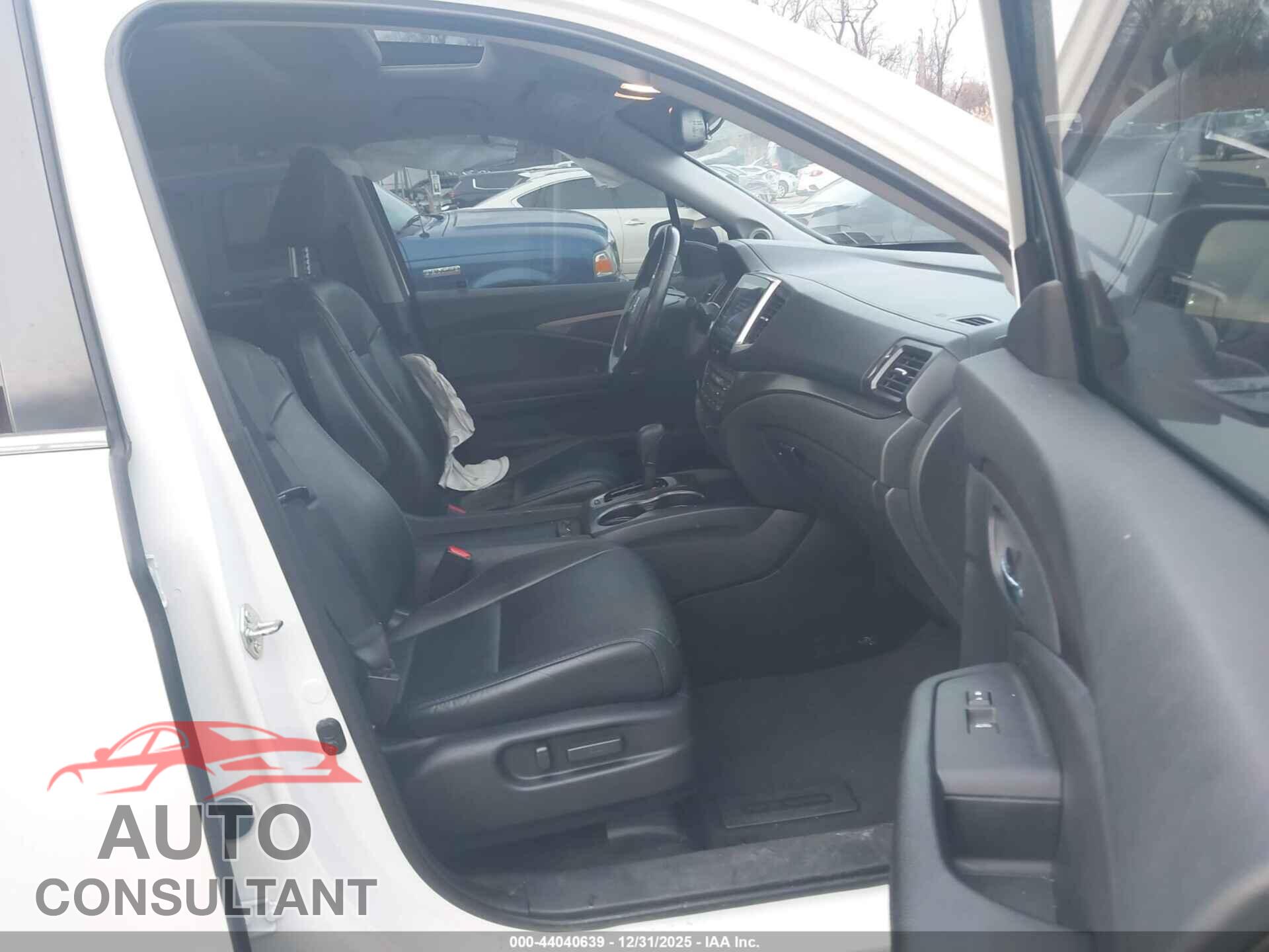HONDA PILOT 2017 - 5FNYF6H77HB071389