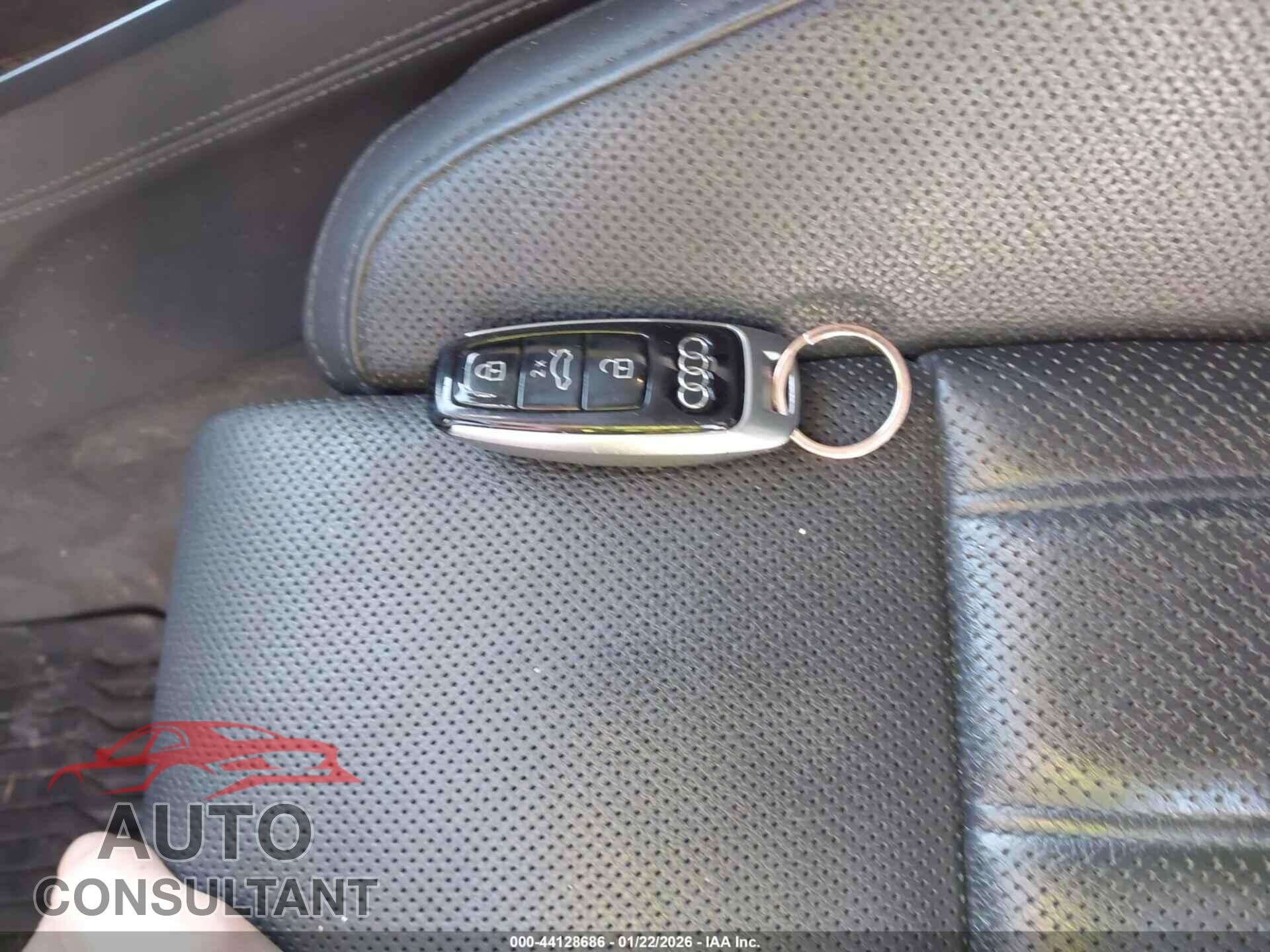 AUDI A8 L 2019 - WAU8DAF84KN012665