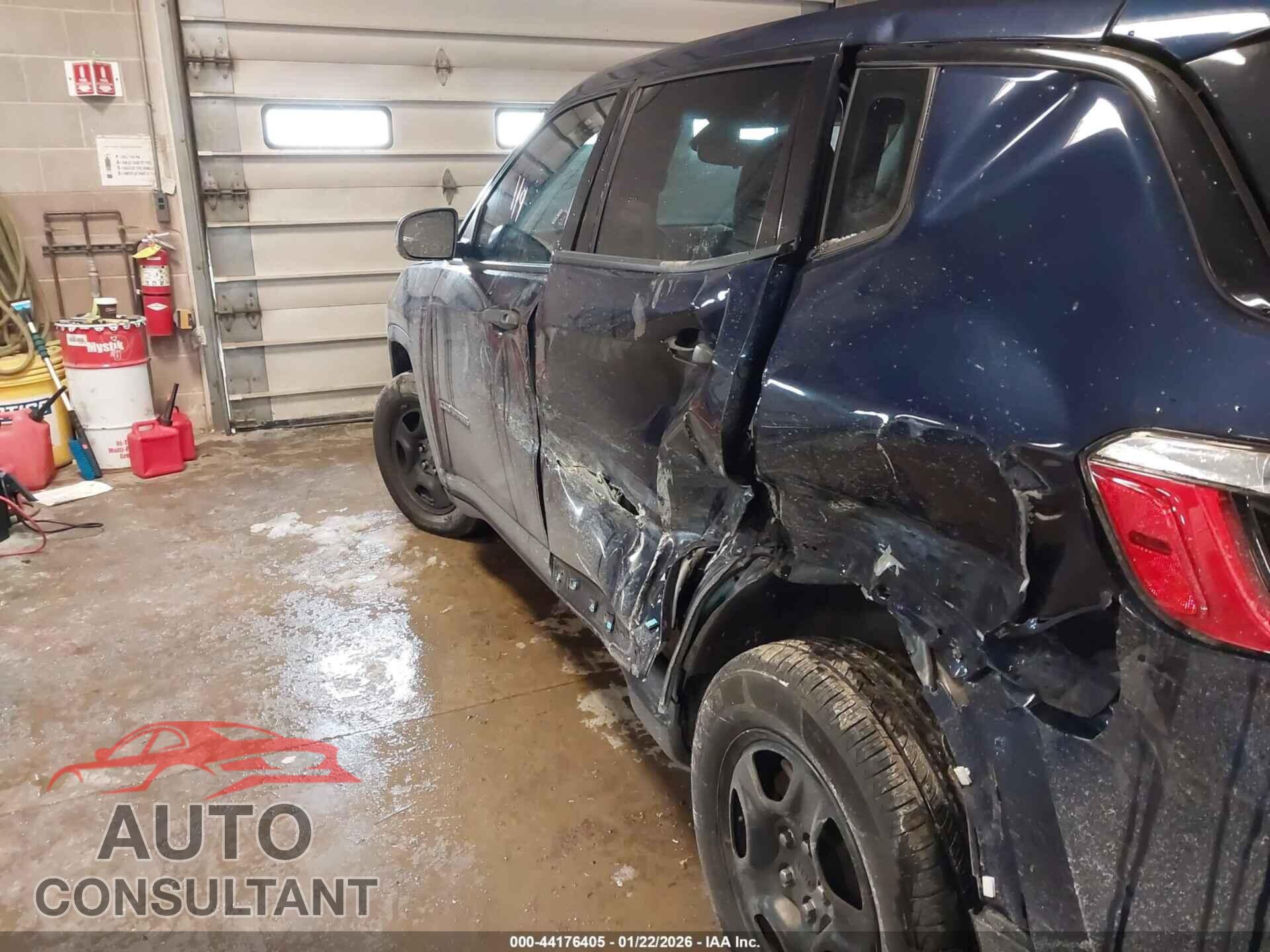 JEEP COMPASS 2018 - 3C4NJCAB3JT140780