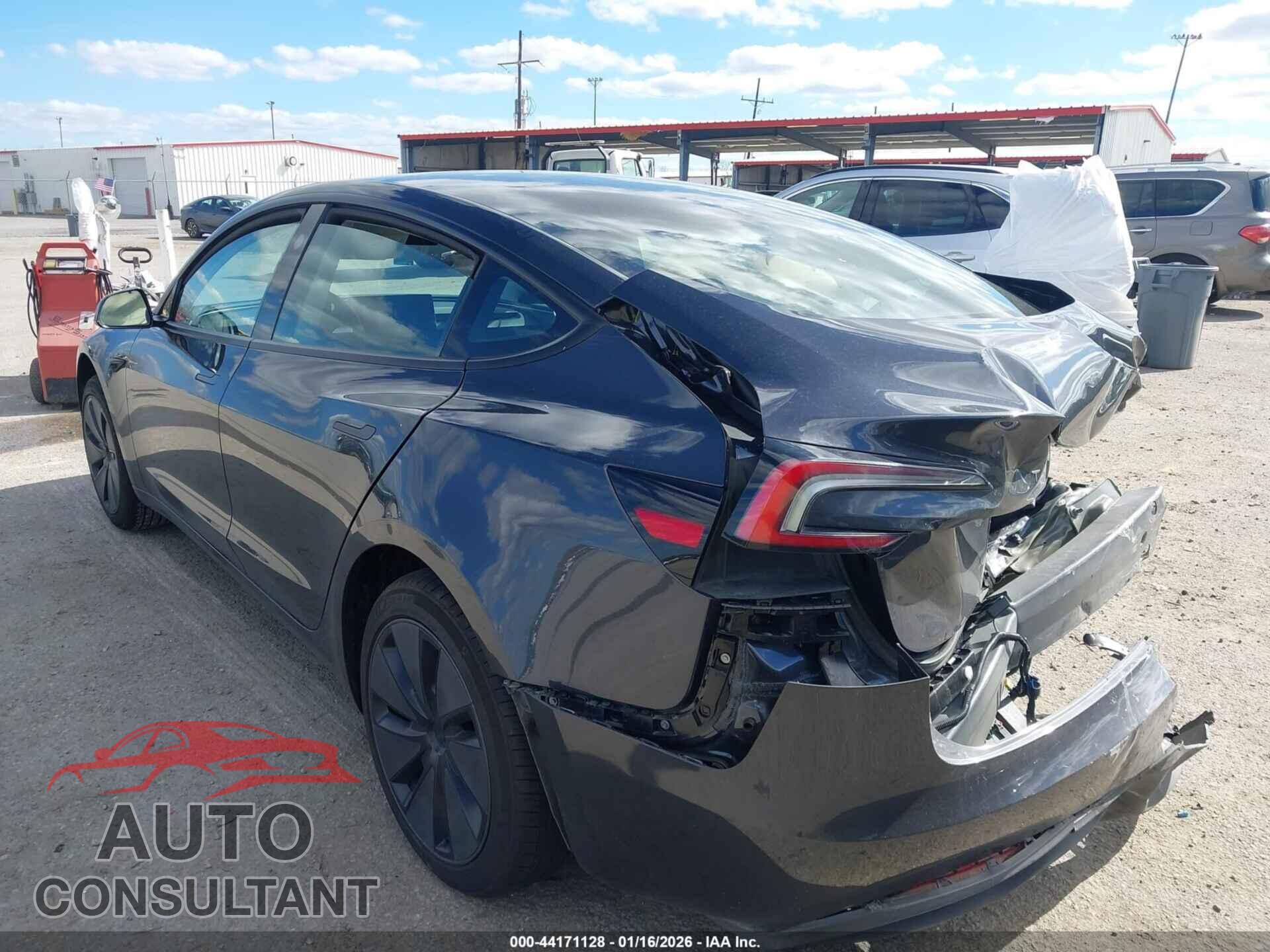 TESLA MODEL 3 2025 - 5YJ3E1EA5SF071298
