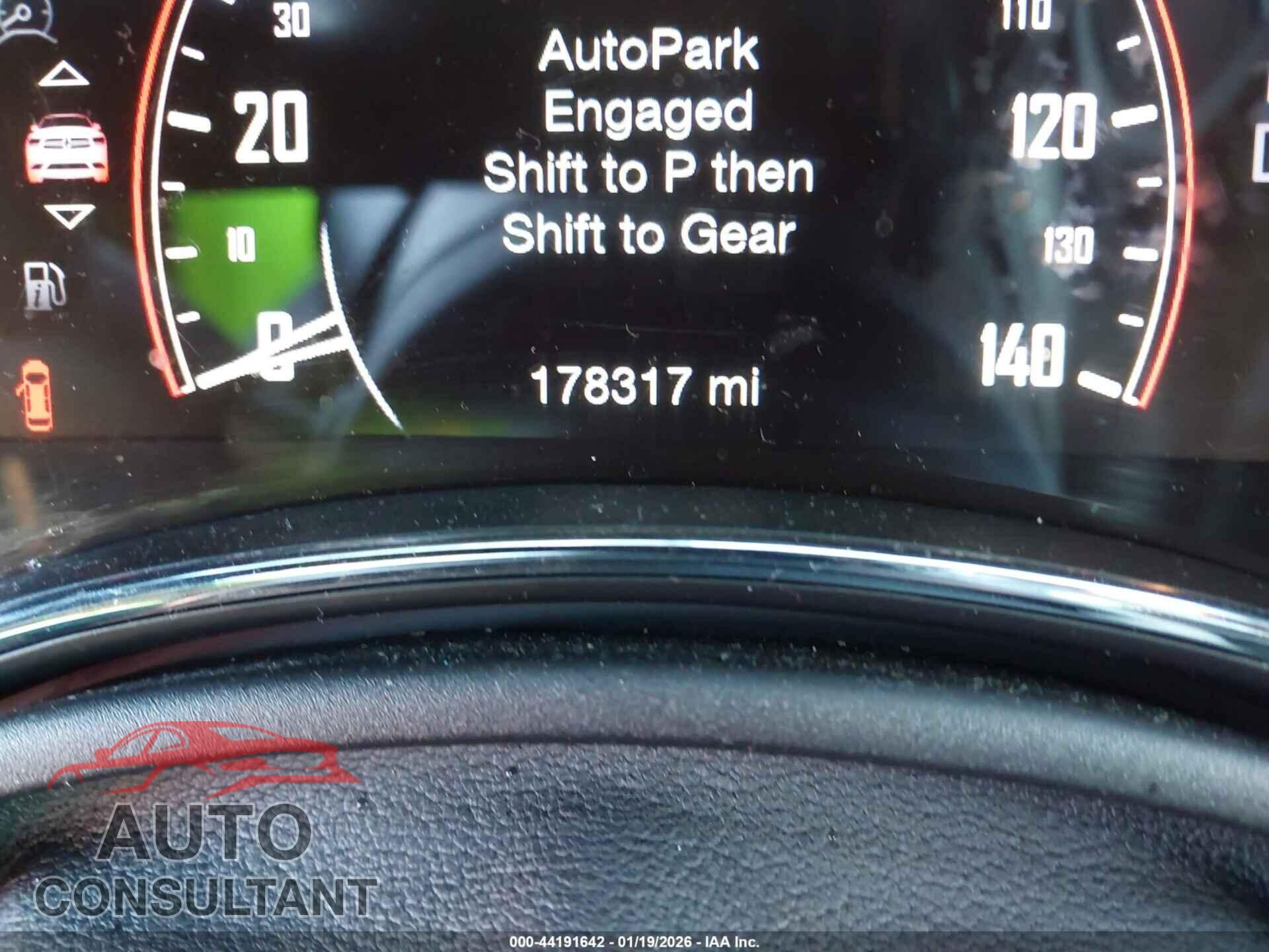 DODGE DURANGO 2018 - 1C4RDHAG8JC186442