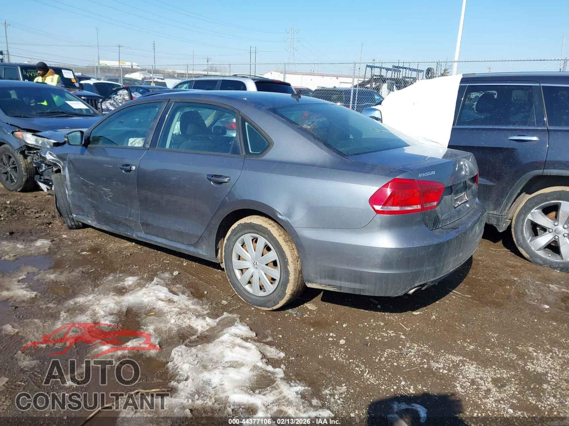 VOLKSWAGEN PASSAT 2013 - 1VWAP7A32DC003971