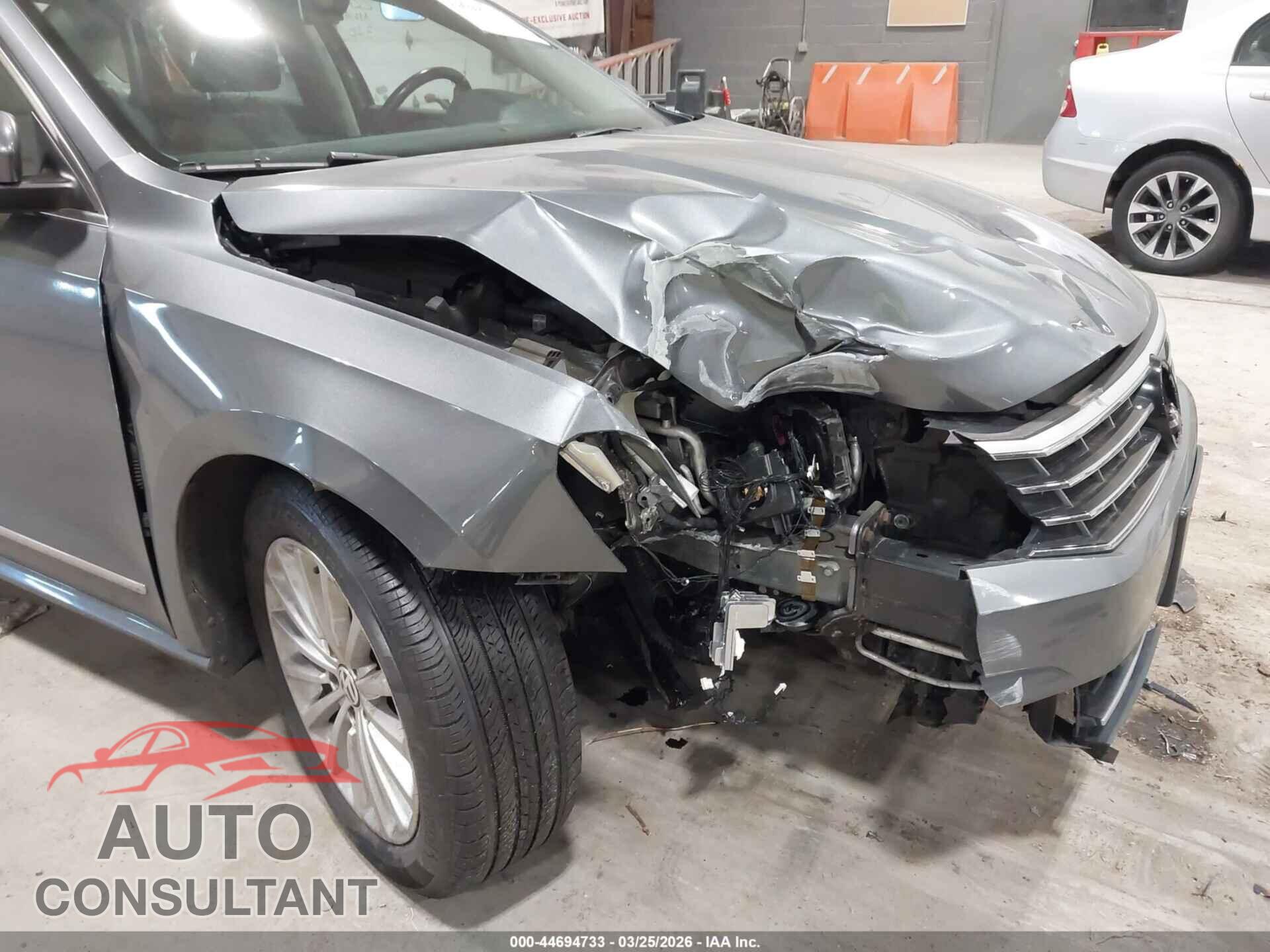 VOLKSWAGEN PASSAT 2017 - 1VWBT7A3XHC046671