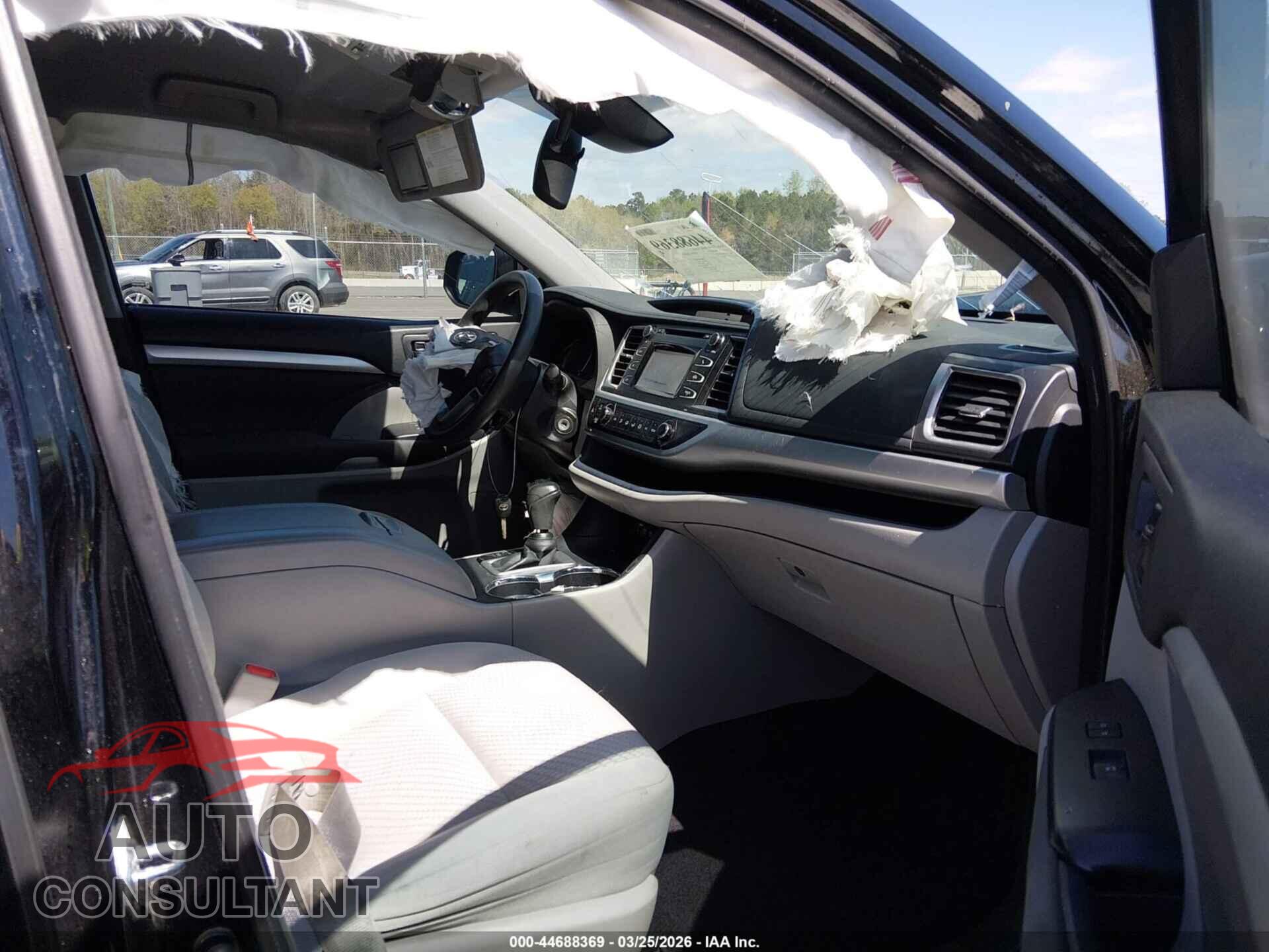 TOYOTA HIGHLANDER 2018 - 5TDZZRFH0JS235317