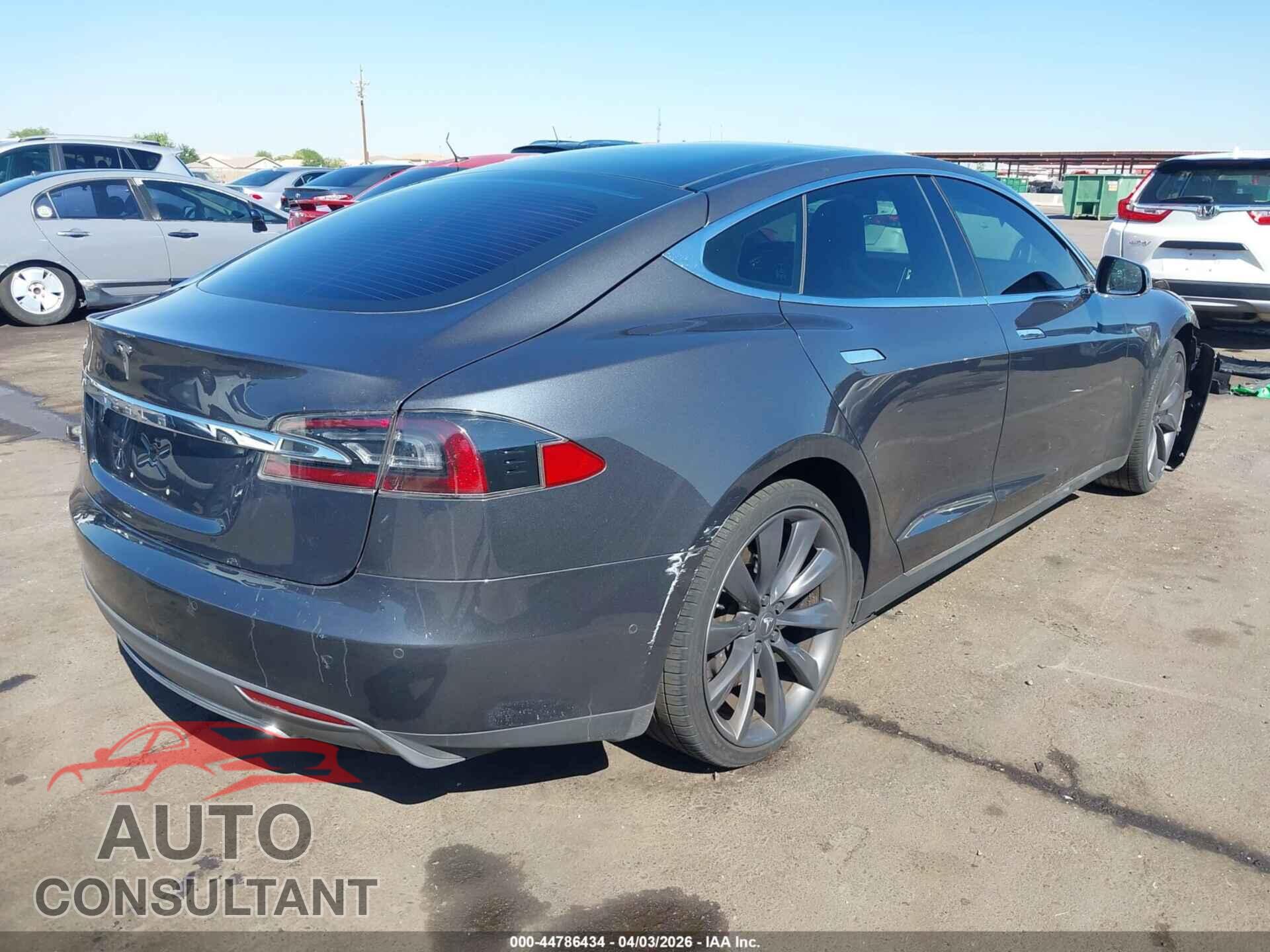 TESLA MODEL S 2015 - 5YJSA1E18FF118613