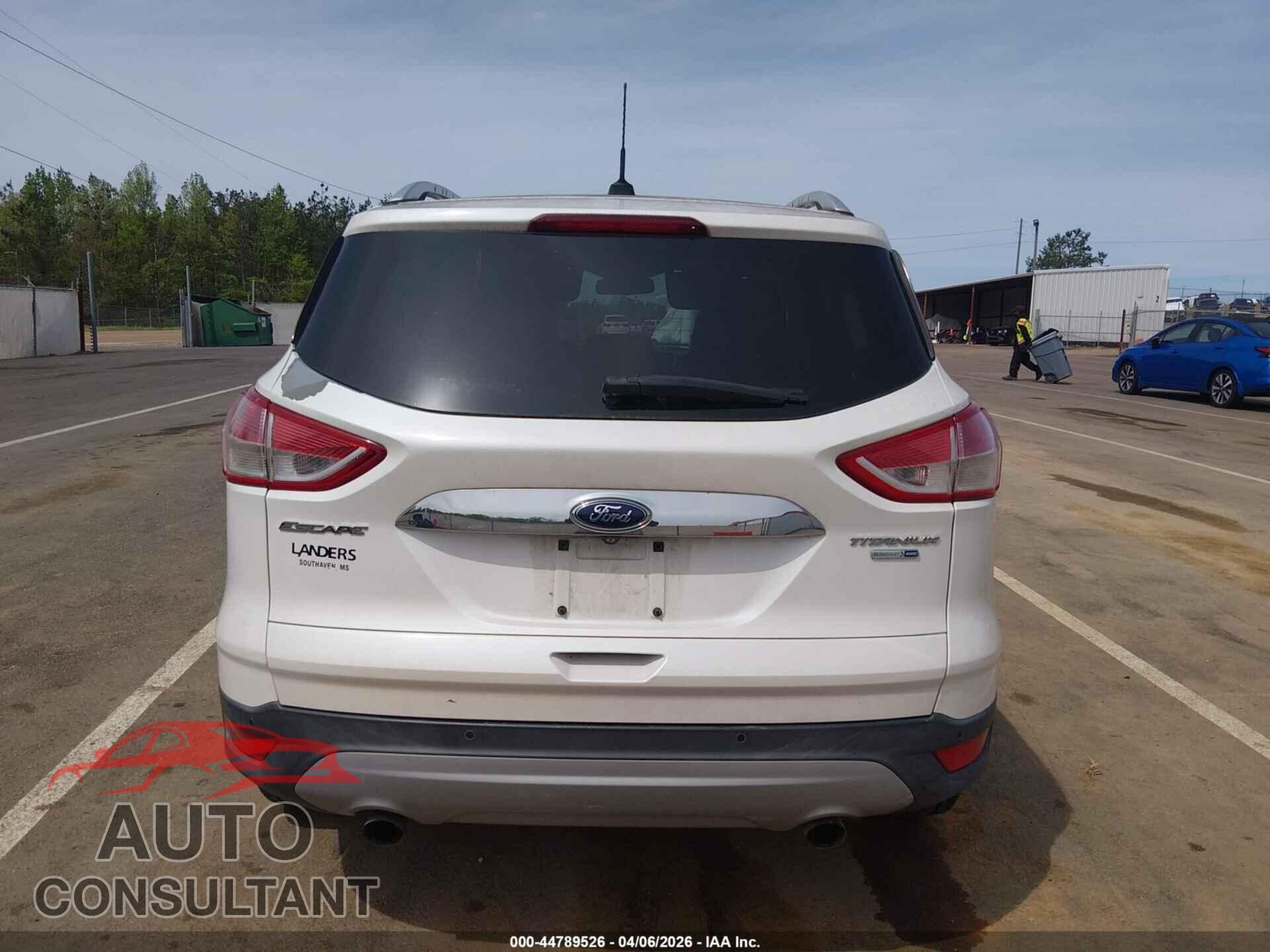 FORD ESCAPE 2015 - 1FMCU9J90FUC55876