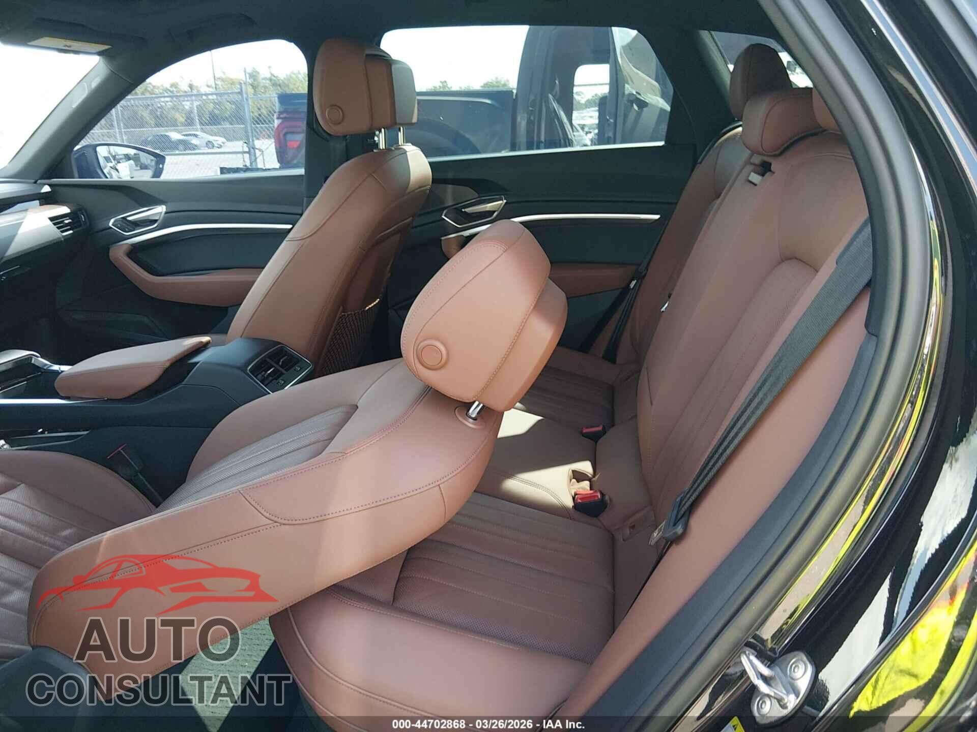 AUDI E-TRON 2022 - WA1LAAGE8NB028507