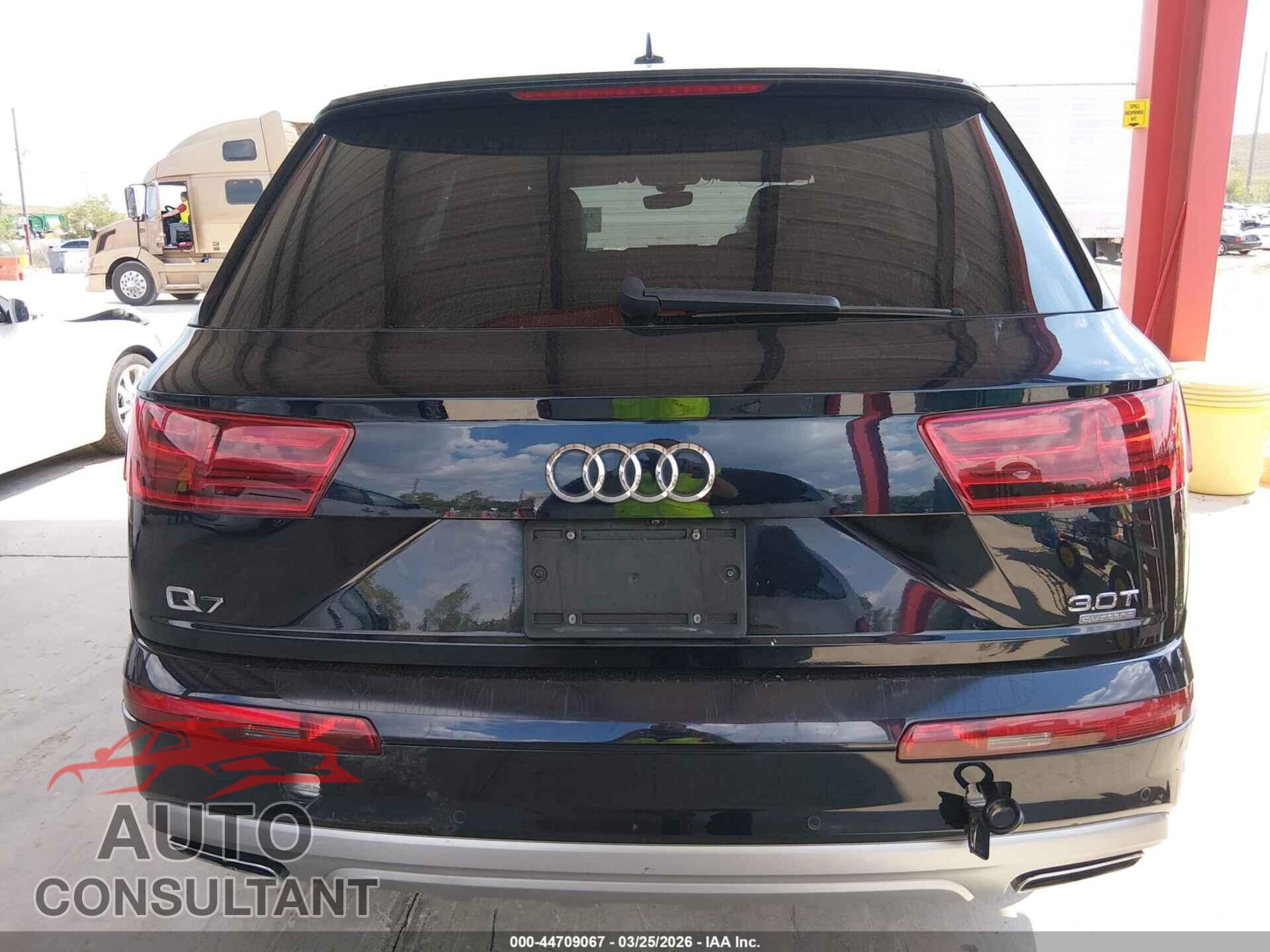 AUDI Q7 2017 - WA1VAAF71HD017580
