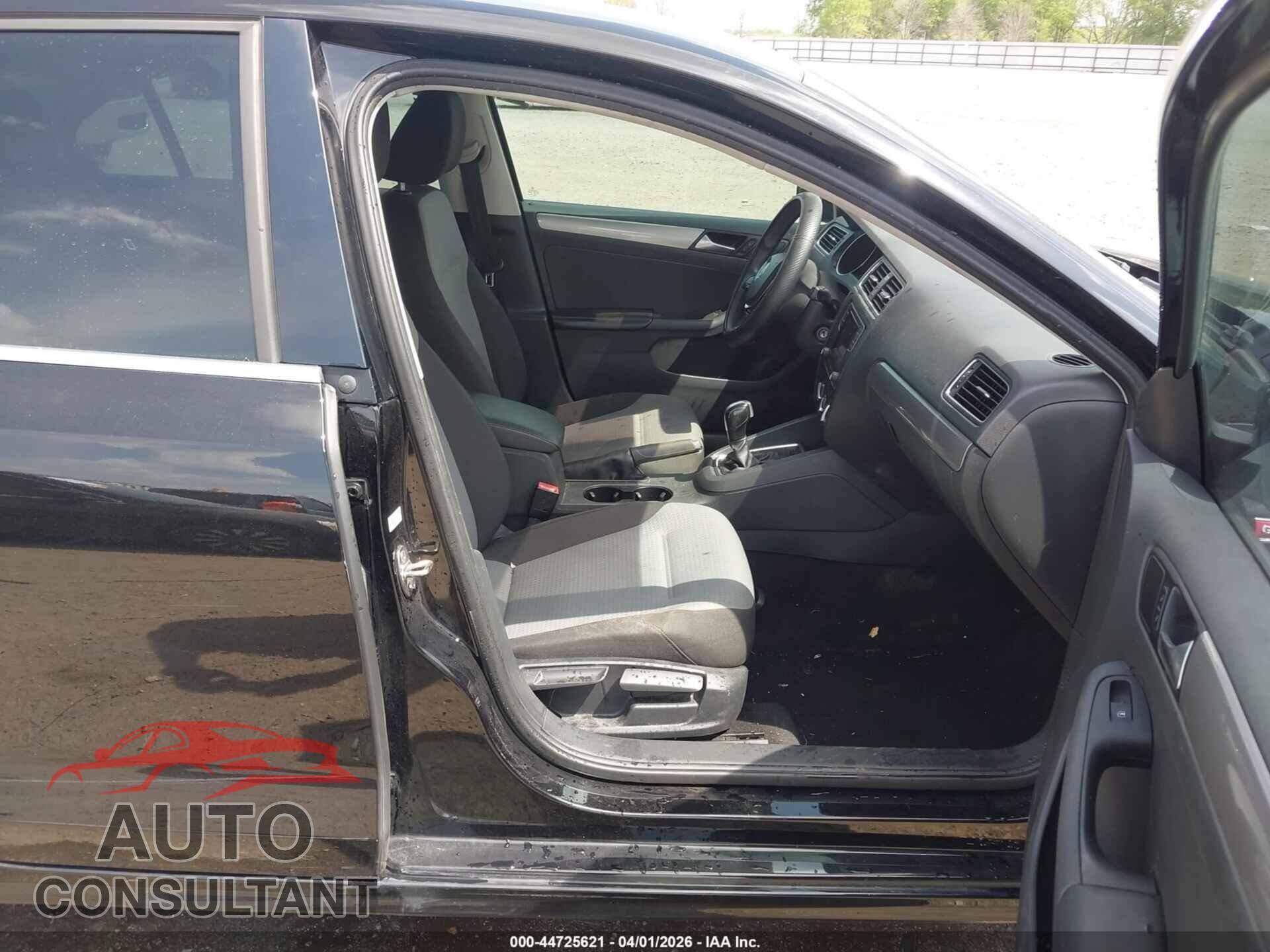 VOLKSWAGEN JETTA 2017 - 3VW2B7AJ1HM328276