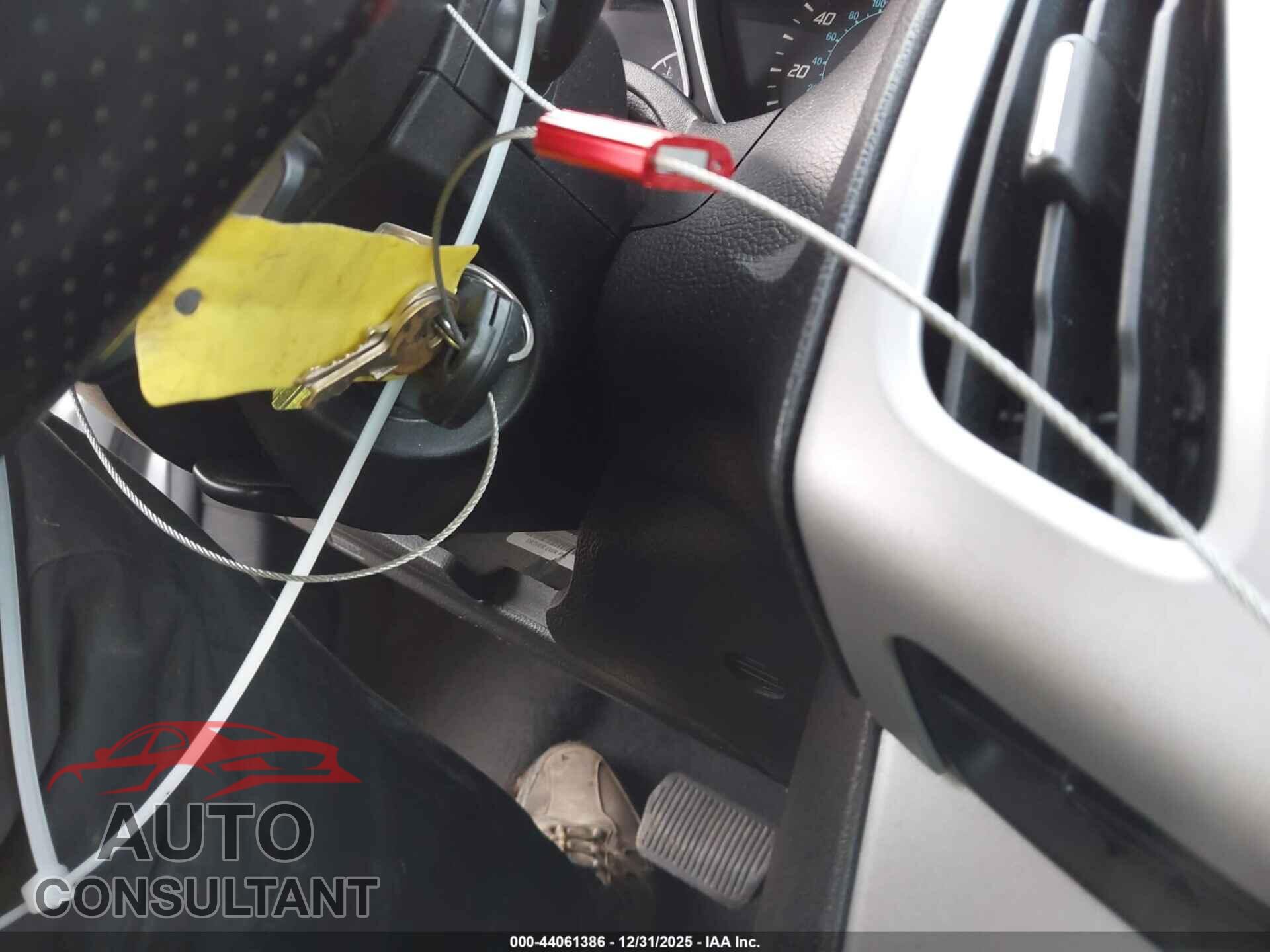 FORD FOCUS 2013 - 1FADP3F21DL261073
