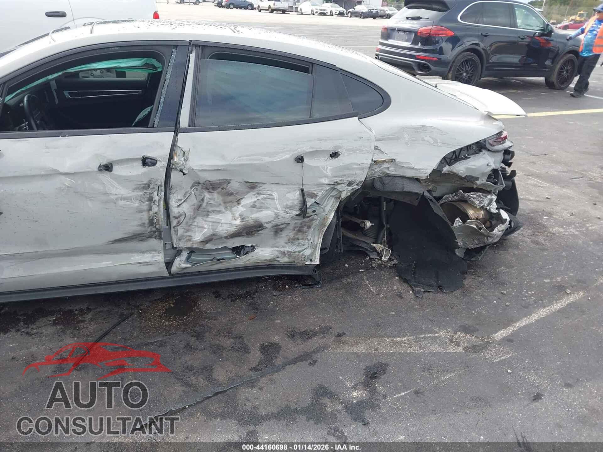 PORSCHE PANAMERA 2019 - WP0AF2A7XKL145266