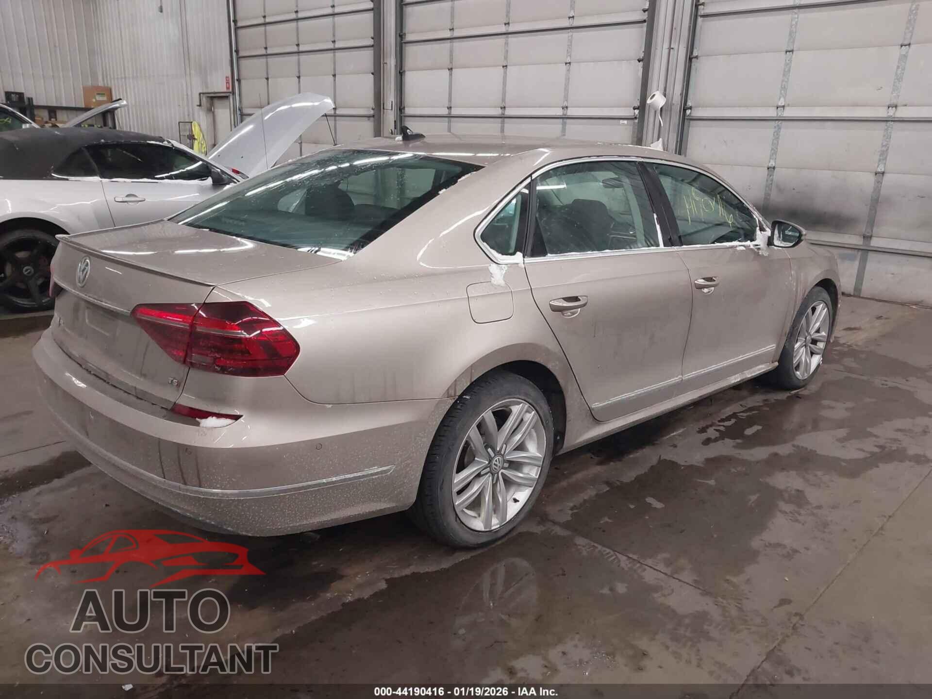 VOLKSWAGEN PASSAT 2017 - 1VWCT7A35HC015378