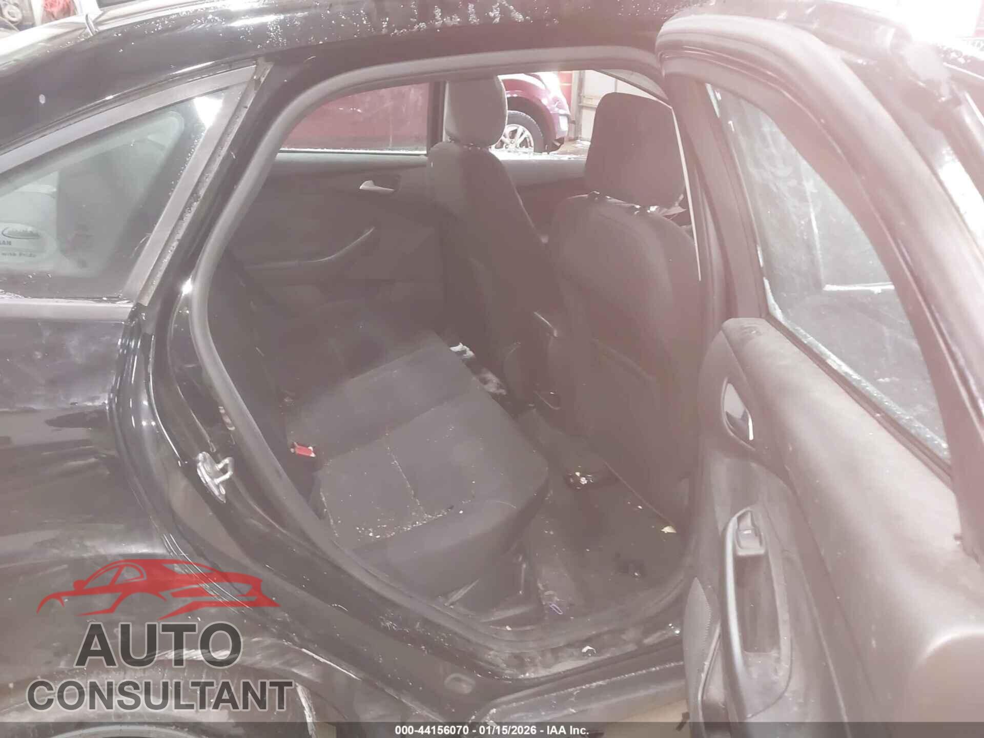 FORD FOCUS 2017 - 1FADP3F29HL340853
