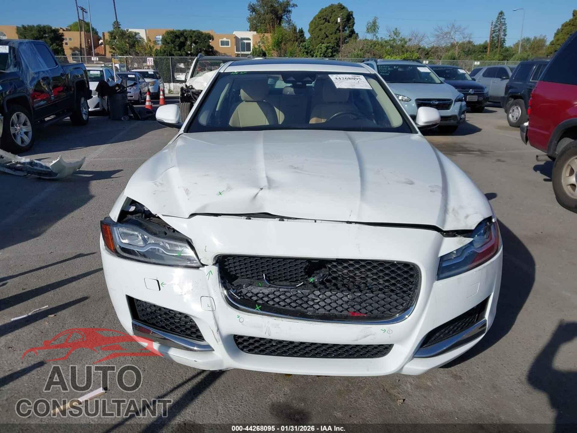 JAGUAR XF 2018 - SAJBE4FX4JCY57123
