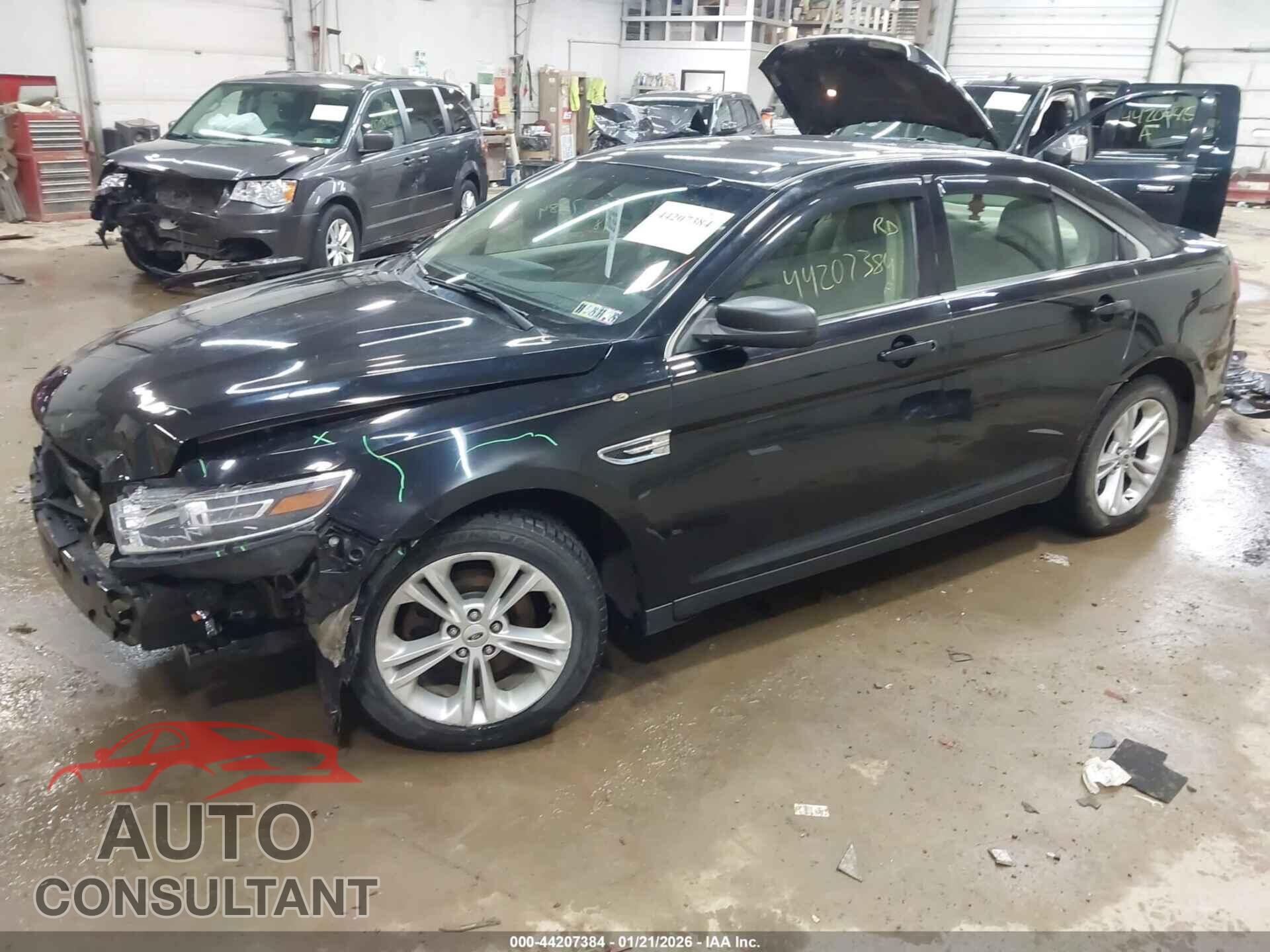 FORD TAURUS 2018 - 1FAHP2D88JG115468