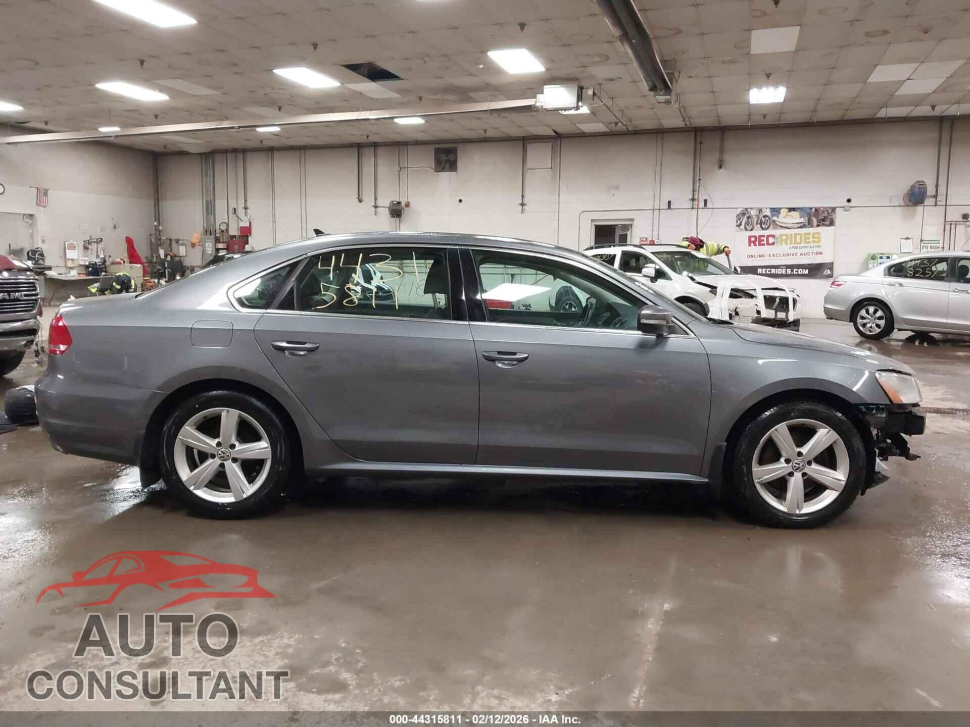 VOLKSWAGEN PASSAT 2015 - 1VWBT7A35FC053475