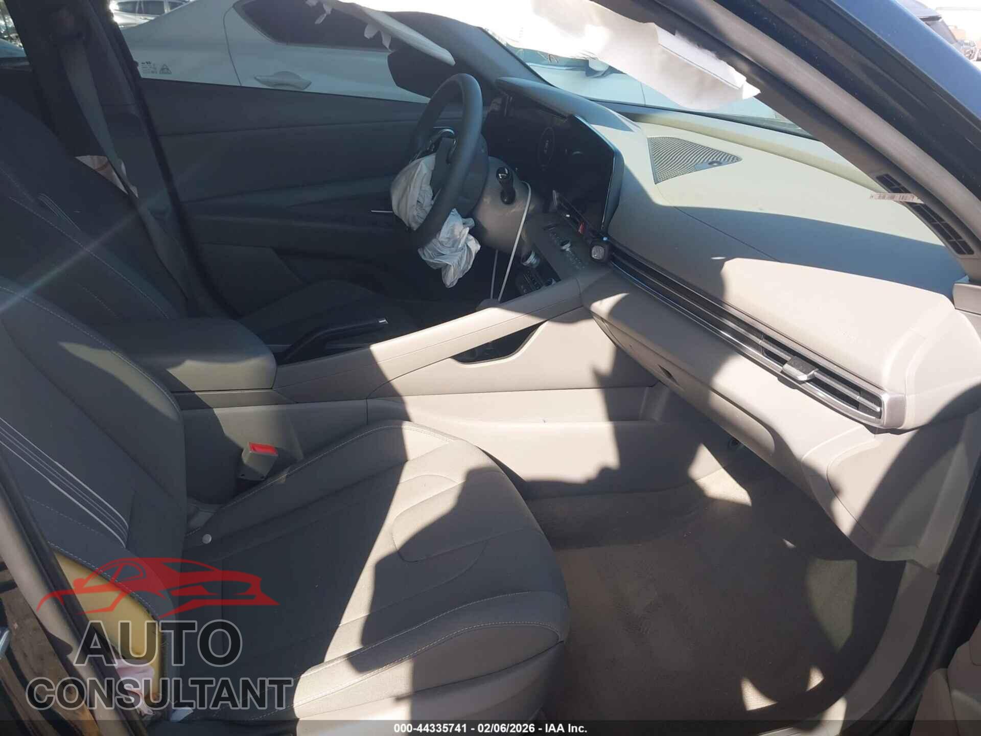 HYUNDAI ELANTRA 2024 - KMHLM4DG4RU668868