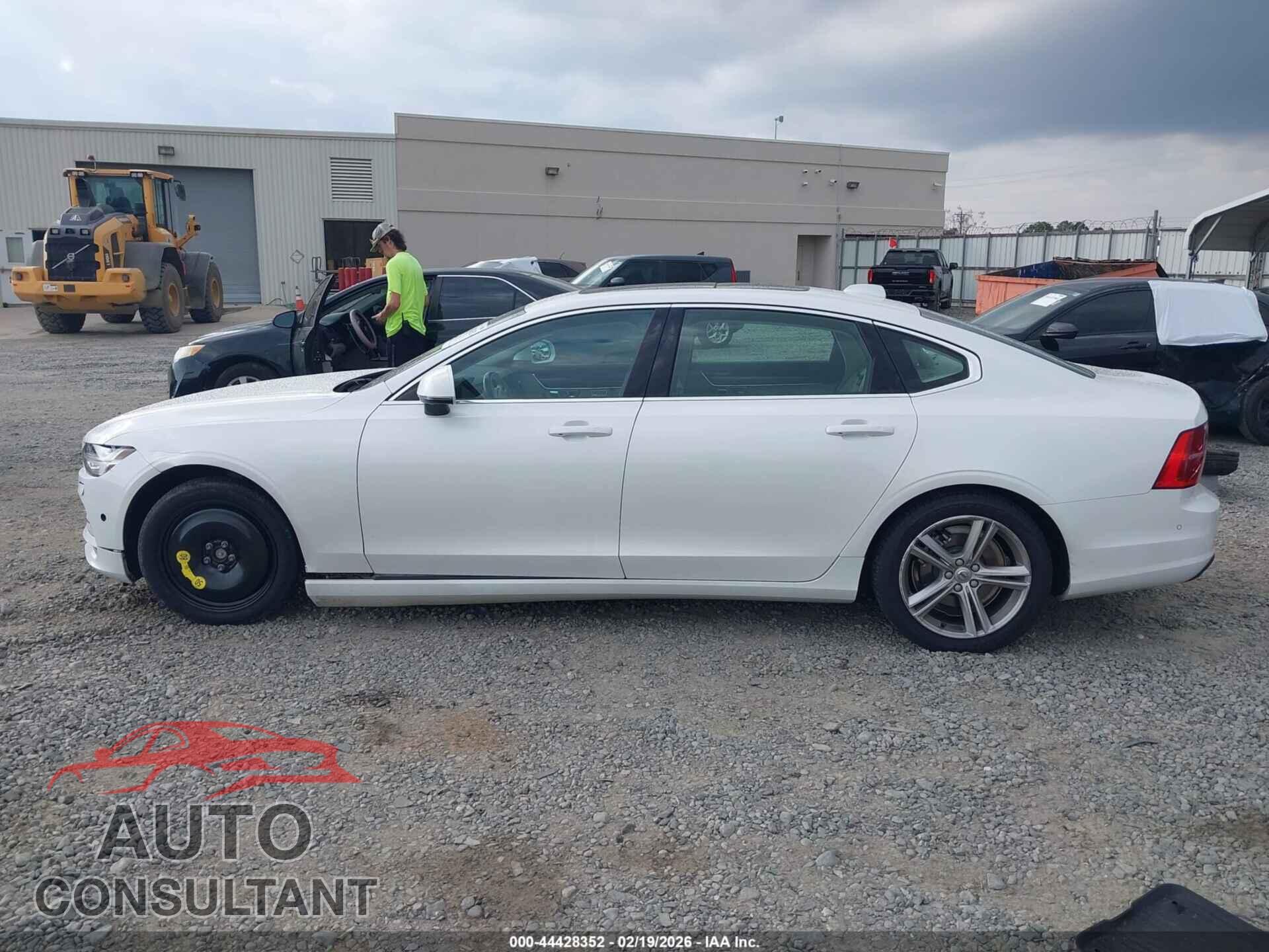 VOLVO S90 2018 - LVY982MK2JP021425