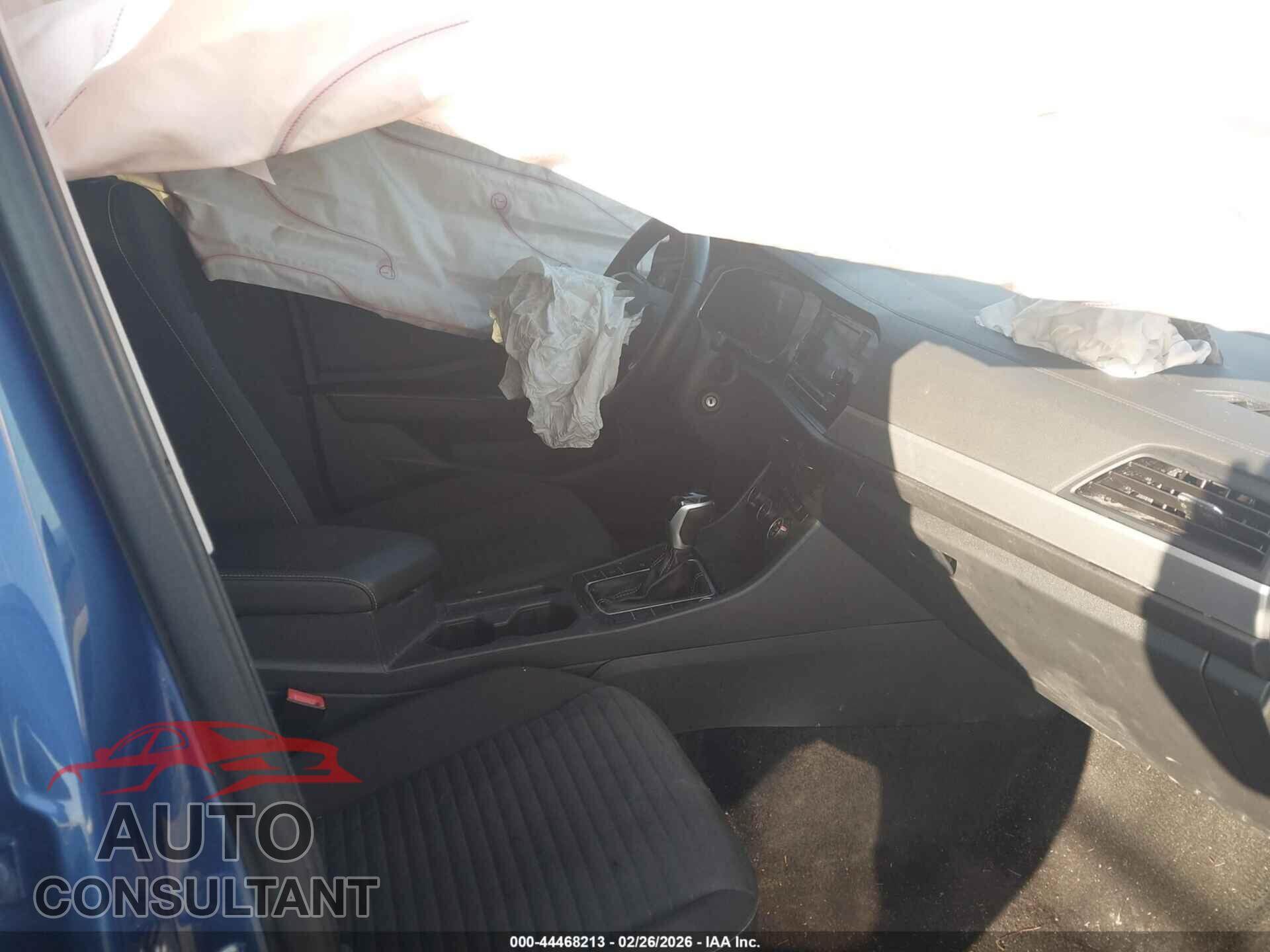 VOLKSWAGEN JETTA 2024 - 3VW5M7BU0RM003507