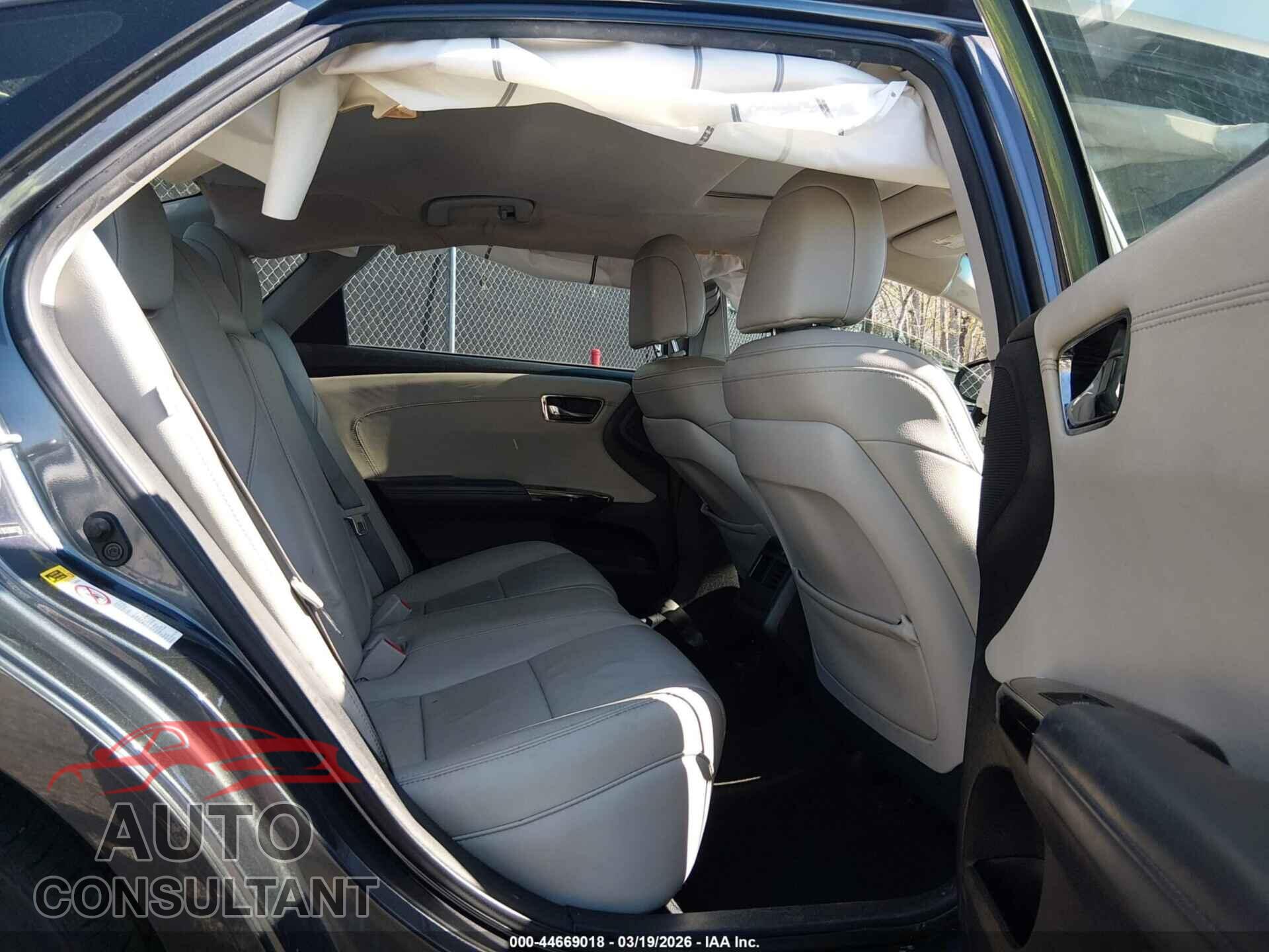 TOYOTA AVALON 2013 - 4T1BK1EB8DU022308