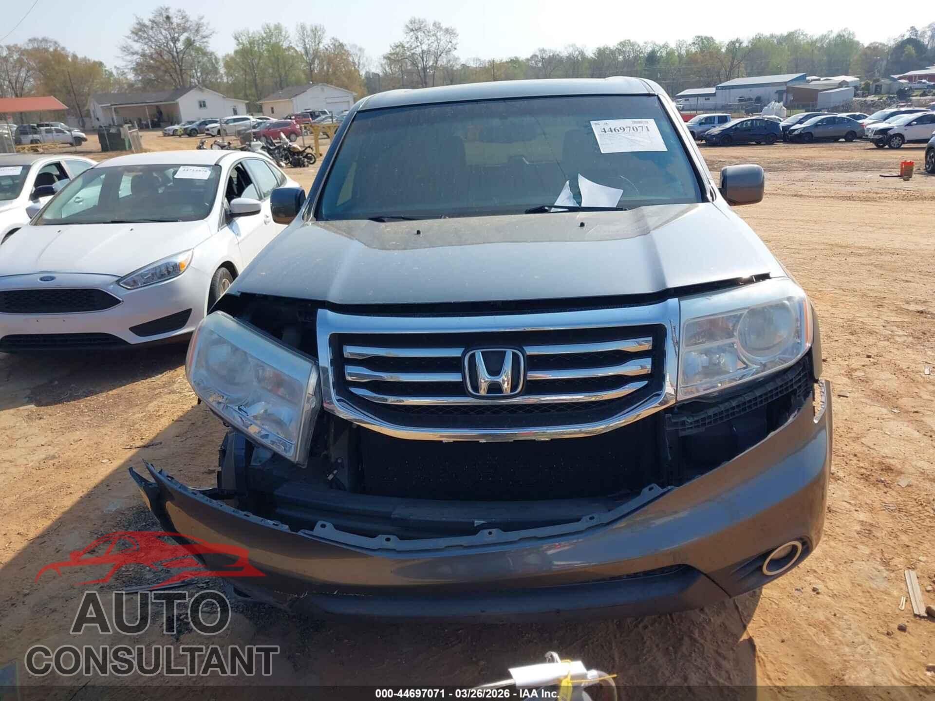 HONDA PILOT 2013 - 5FNYF3H50DB011168