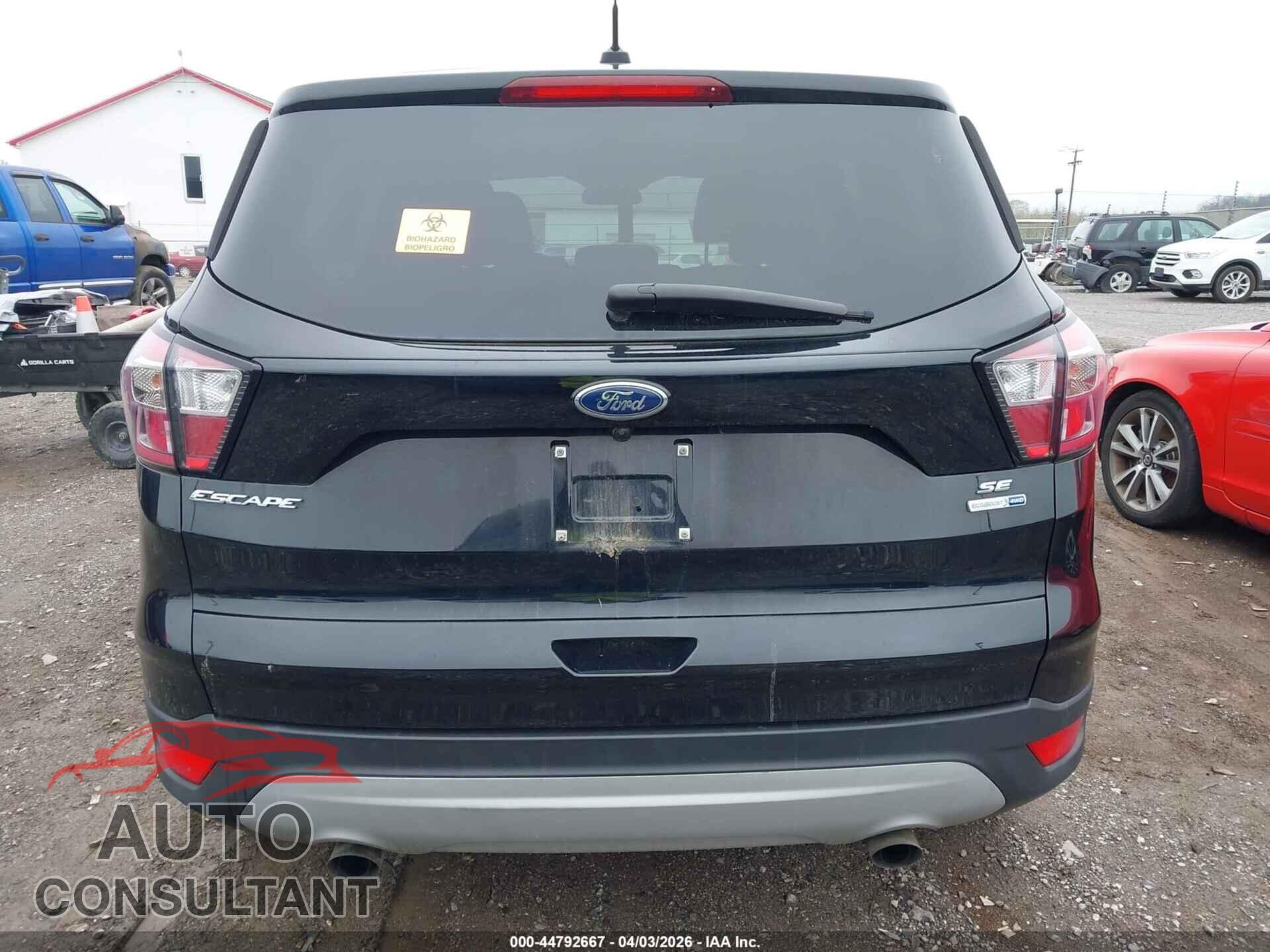 FORD ESCAPE 2017 - 1FMCU9GD8HUE46556