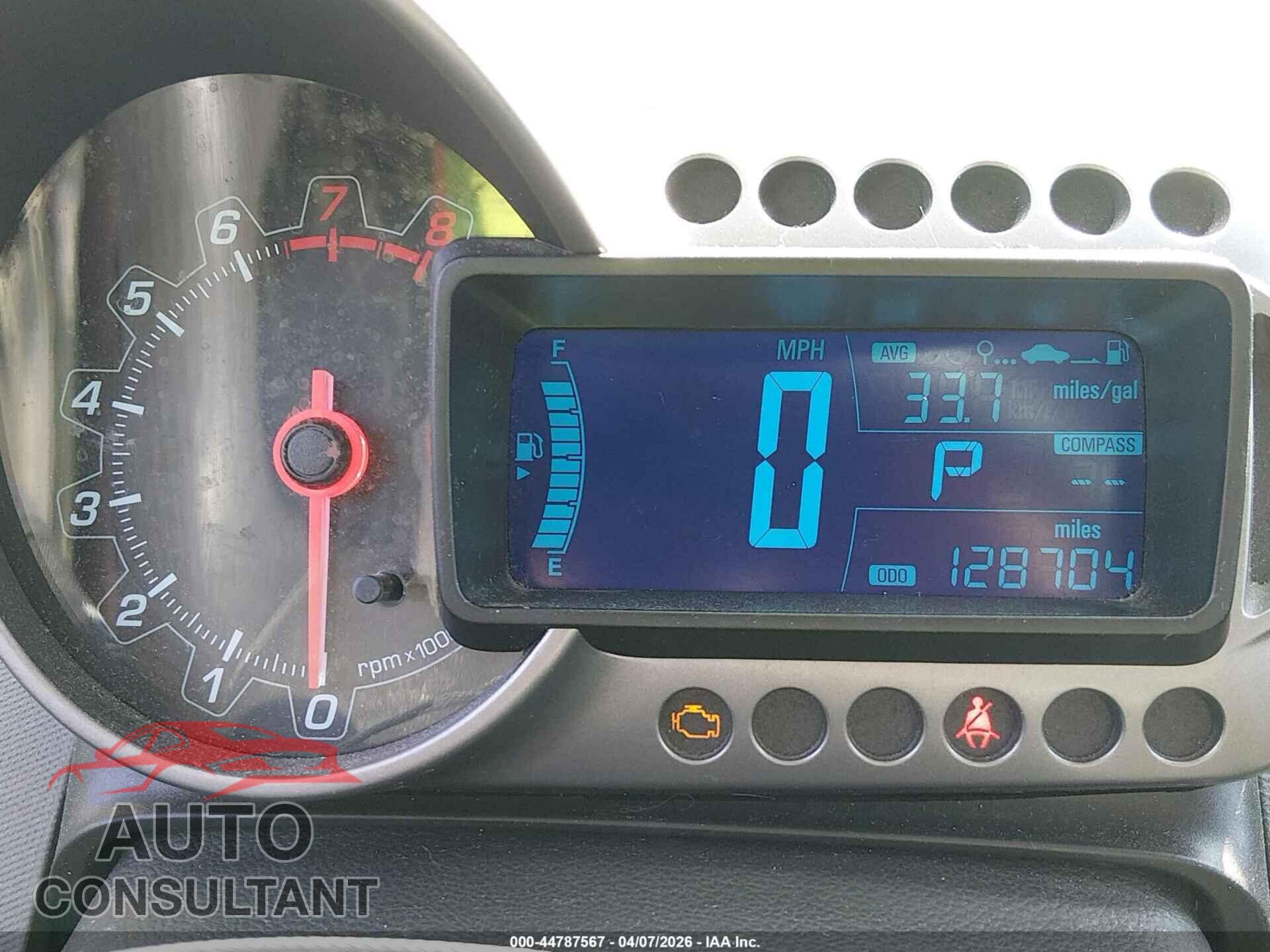 CHEVROLET SONIC 2015 - 1G1JC5SG0F4159260