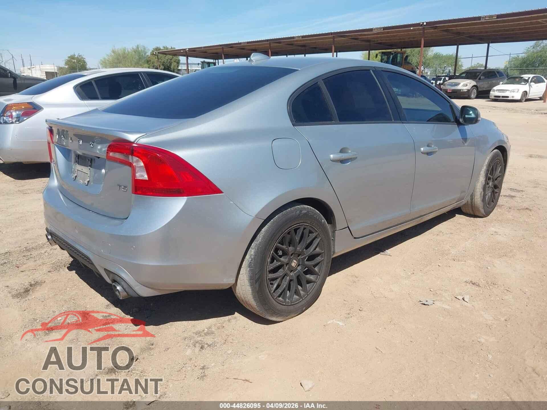 VOLVO S60 2018 - YV126MFLXJ2451498