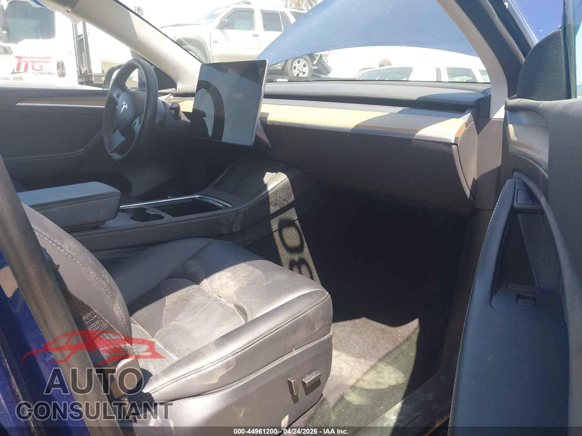 TESLA MODEL Y 2023 - 7SAYGDEE8PA051106