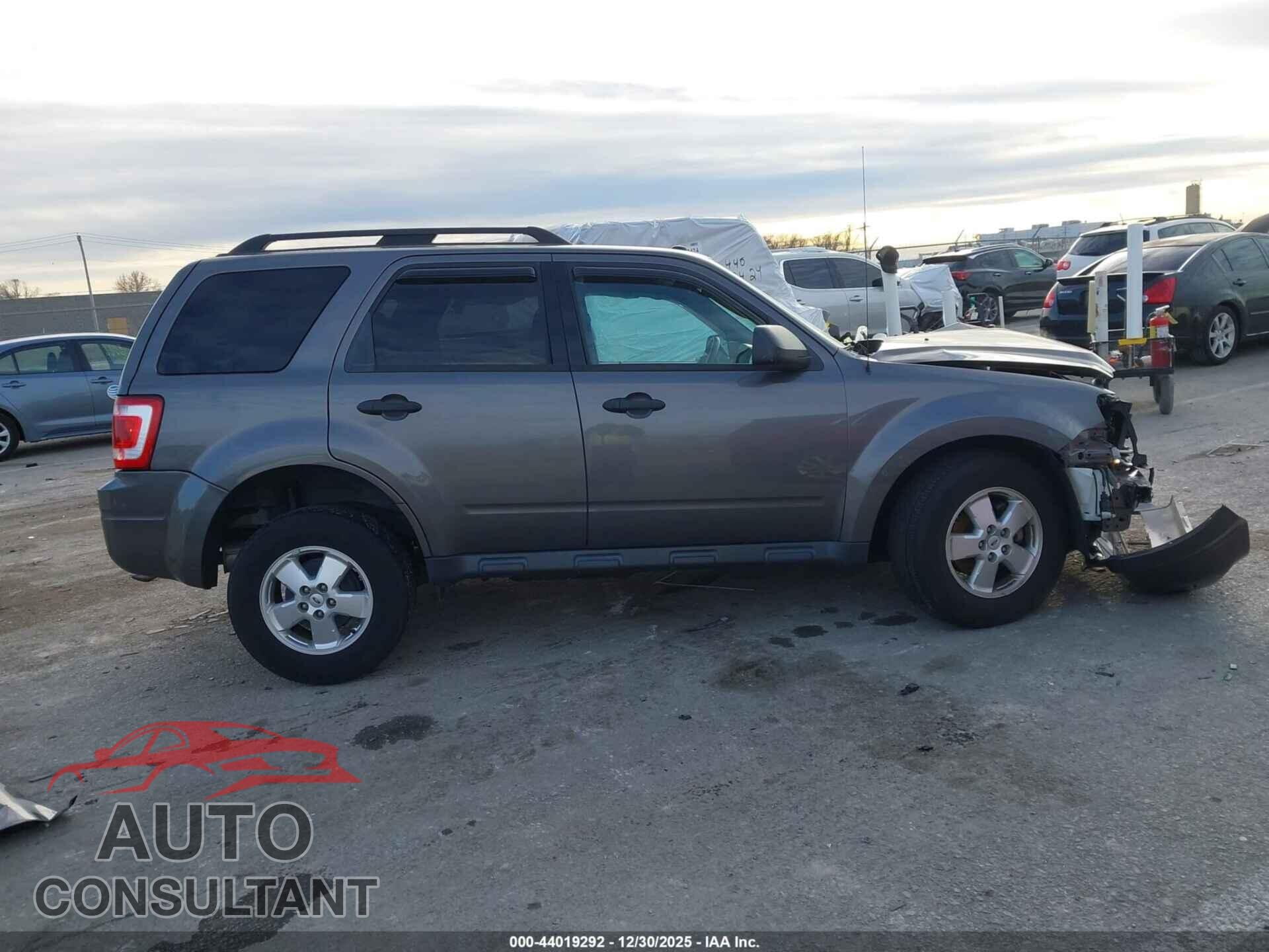 FORD ESCAPE 2011 - 1FMCU0D75BKB74142