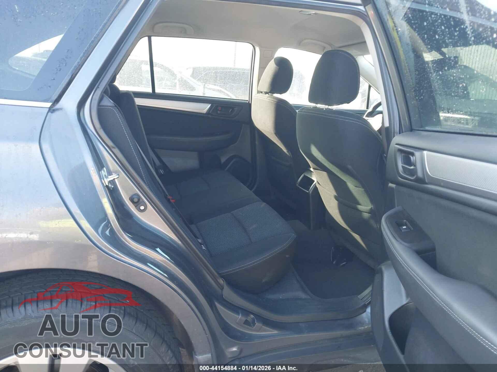 SUBARU OUTBACK 2018 - 4S4BSAAC5J3303661