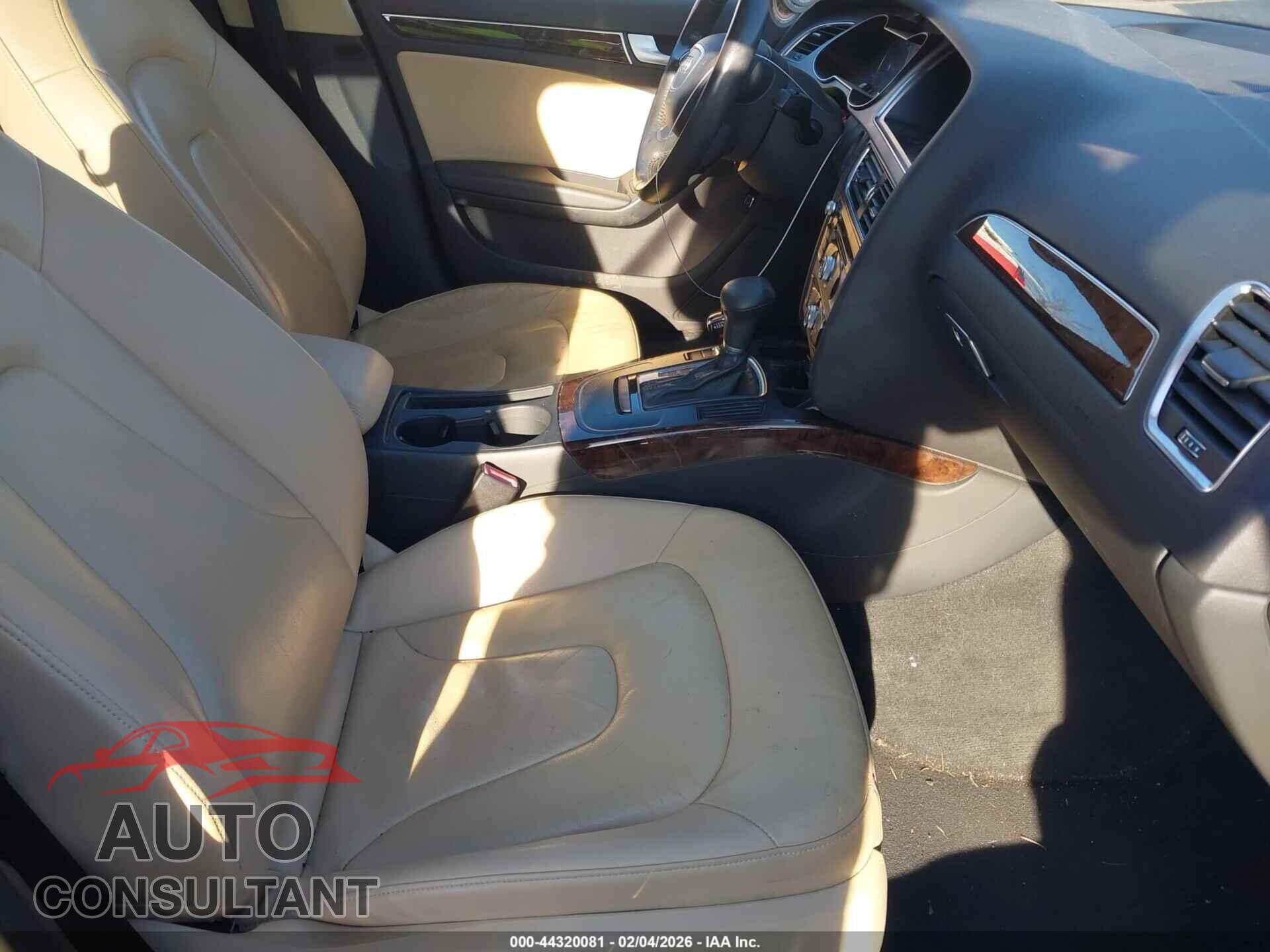 AUDI A4 2013 - WAUAFAFLXDN028016