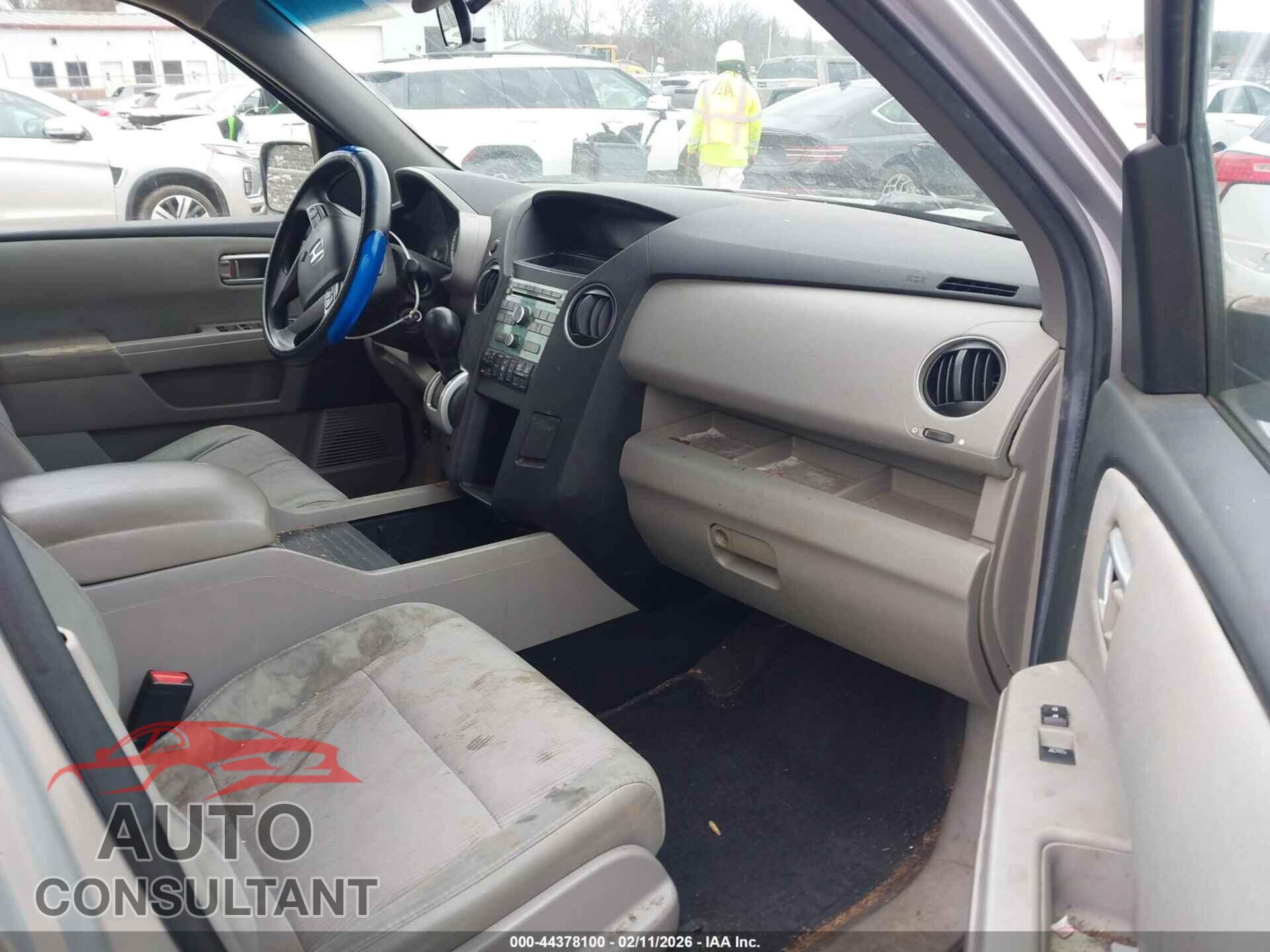 HONDA PILOT 2011 - 5FNYF3H44BB049894