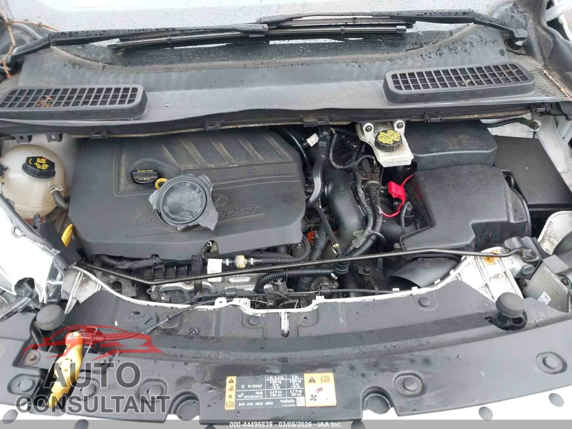 FORD ESCAPE 2017 - 1FMCU9GD3HUC40660