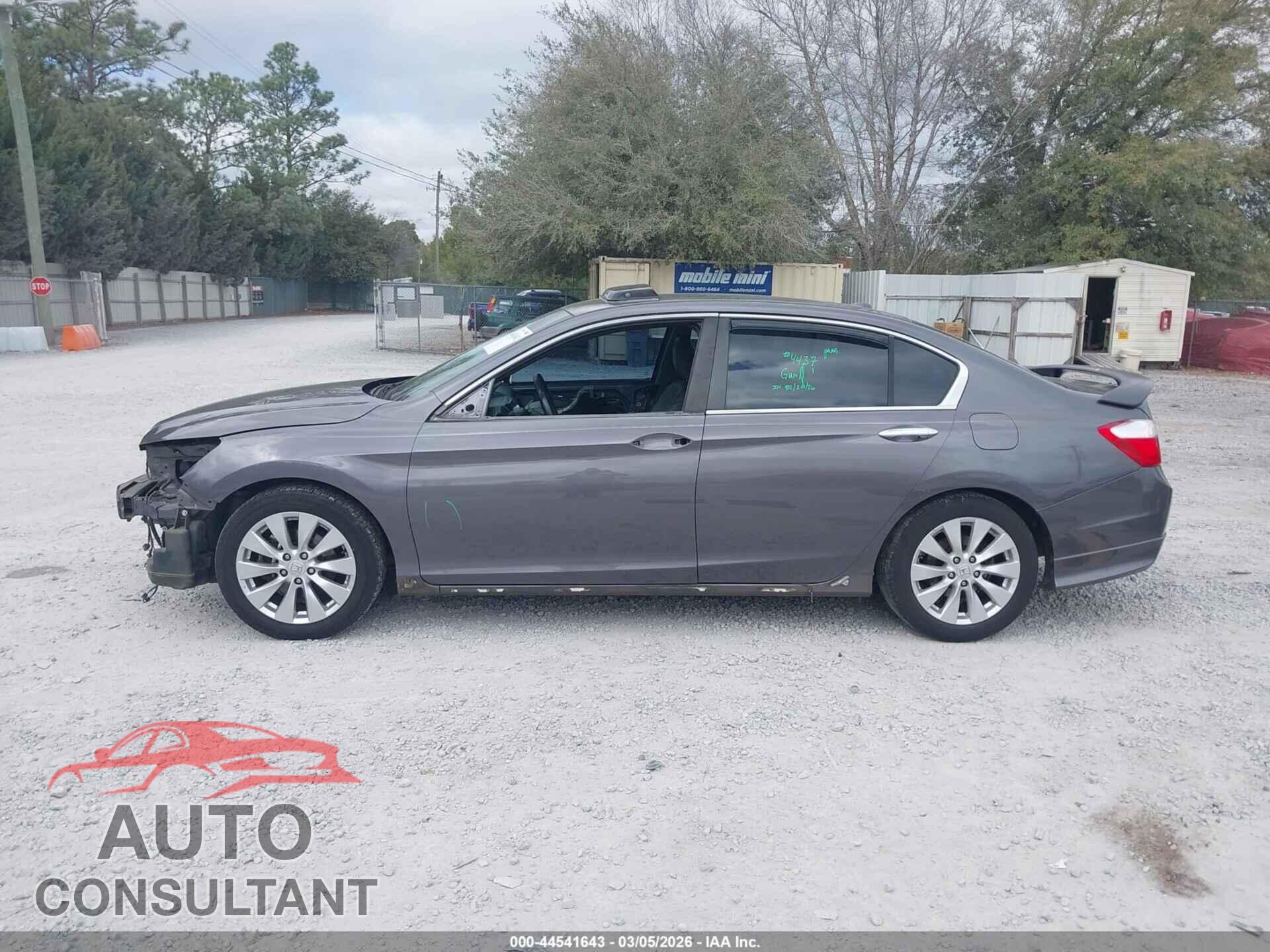 HONDA ACCORD 2013 - 1HGCR2F83DA009501