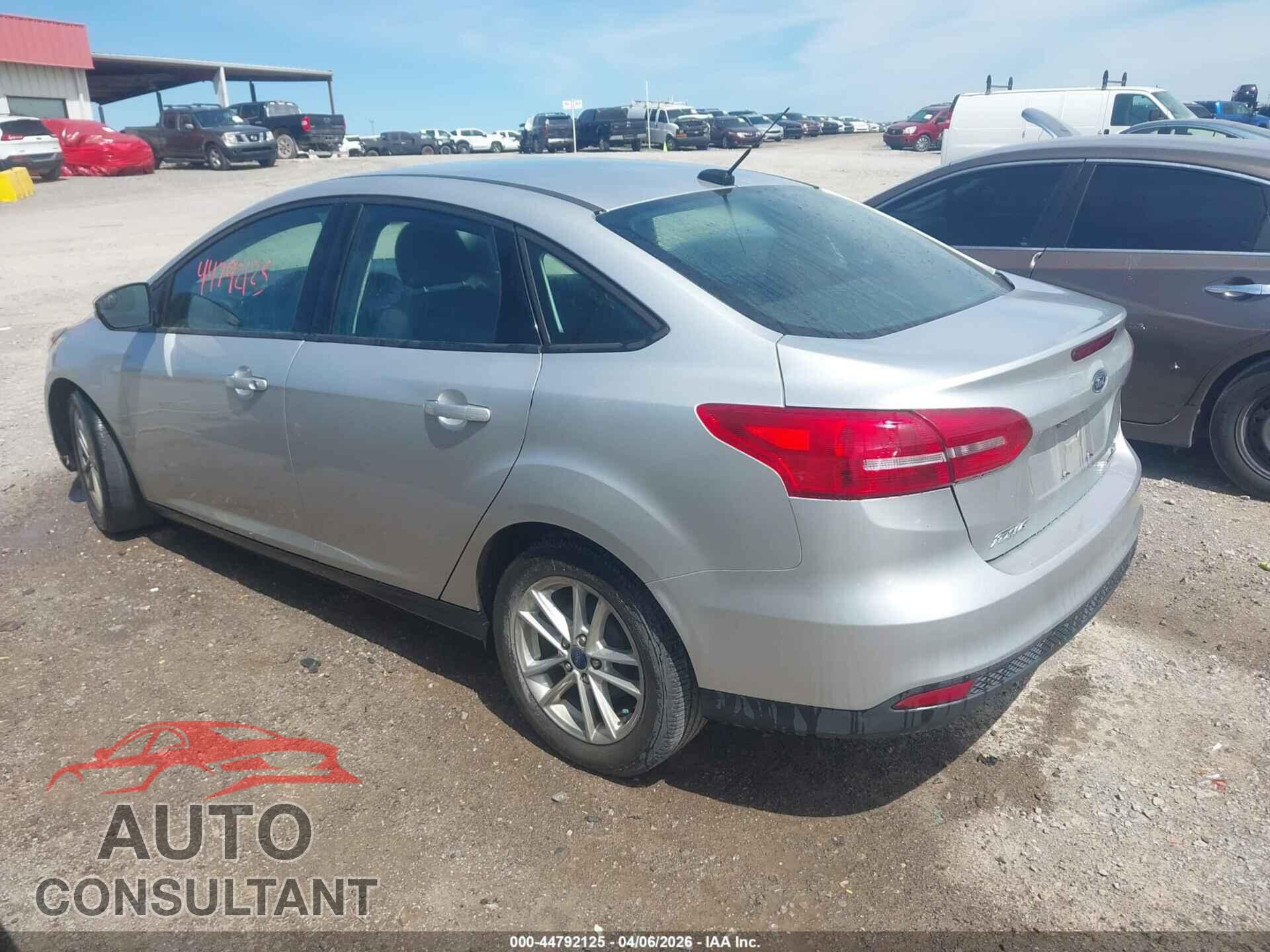 FORD FOCUS 2015 - 1FADP3F21FL301686