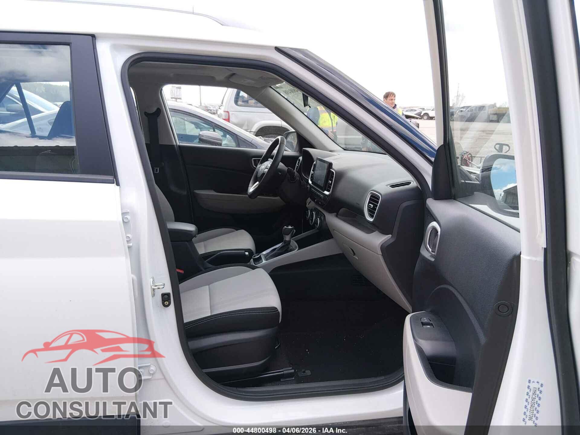HYUNDAI VENUE 2024 - KMHRC8A35RU337206