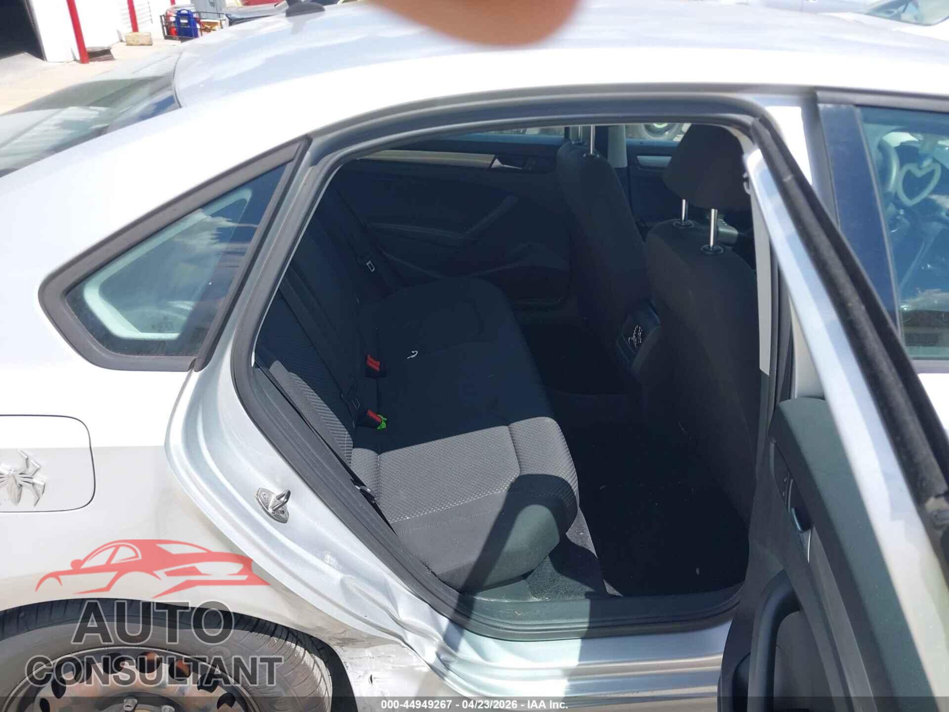 VOLKSWAGEN PASSAT 2014 - 1VWAT7A31EC087181