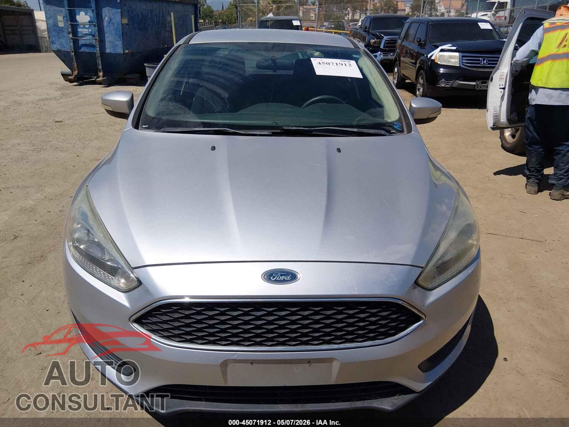 FORD FOCUS 2016 - 1FADP3F27GL338128