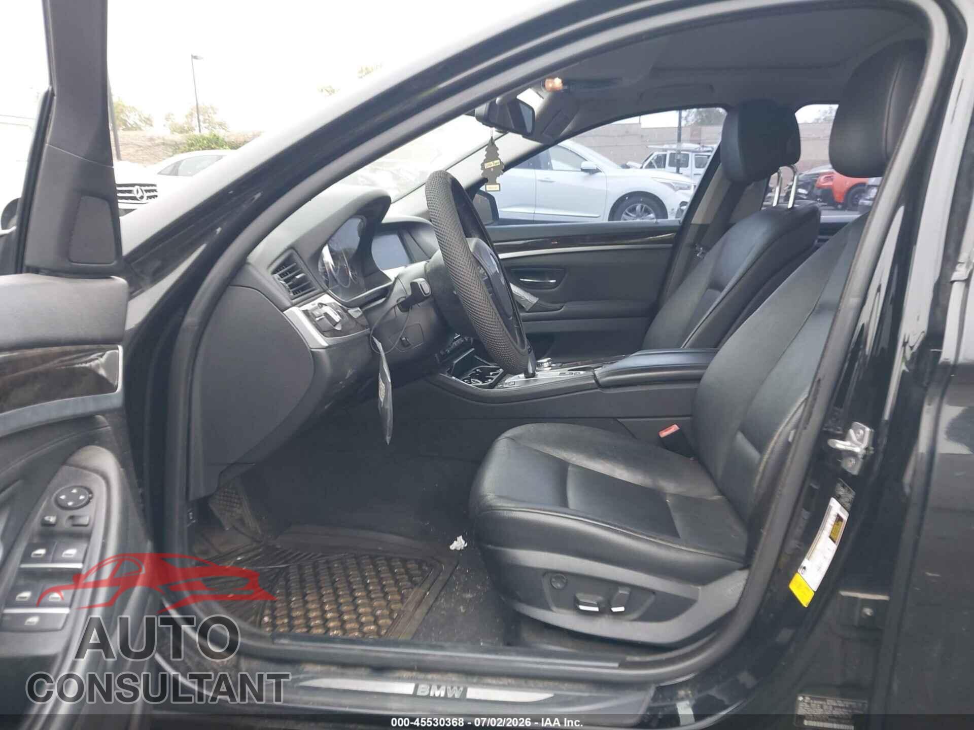 BMW 528I 2011 - WBAFR1C59BC748077