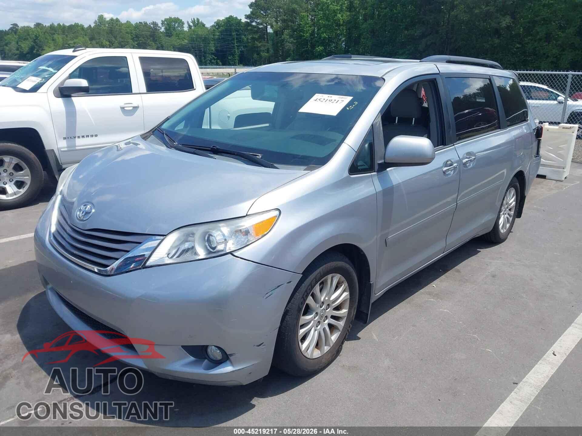 TOYOTA SIENNA 2015 - 5TDYK3DC8FS644497