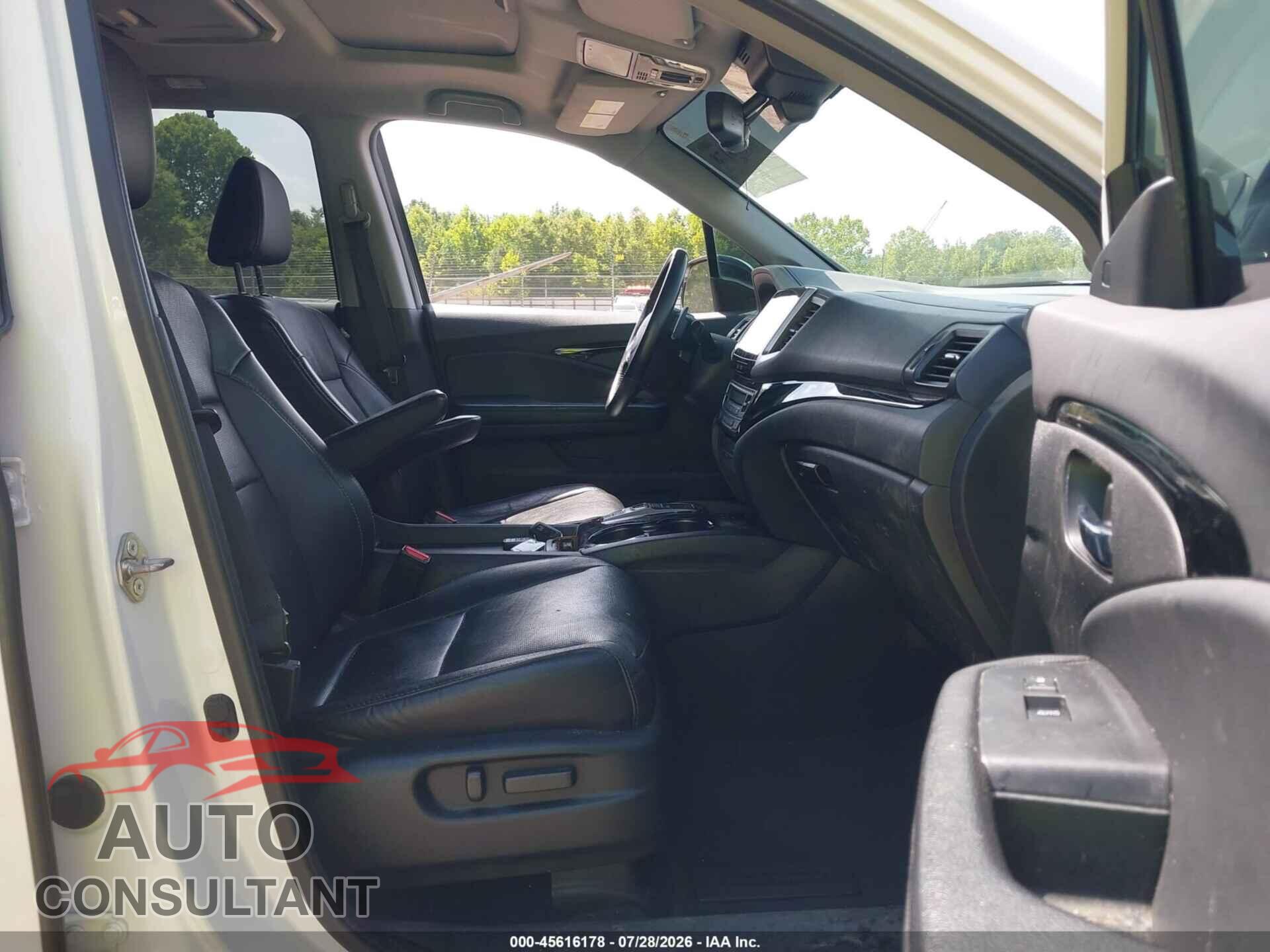 HONDA PILOT 2018 - 5FNYF6H06JB062675