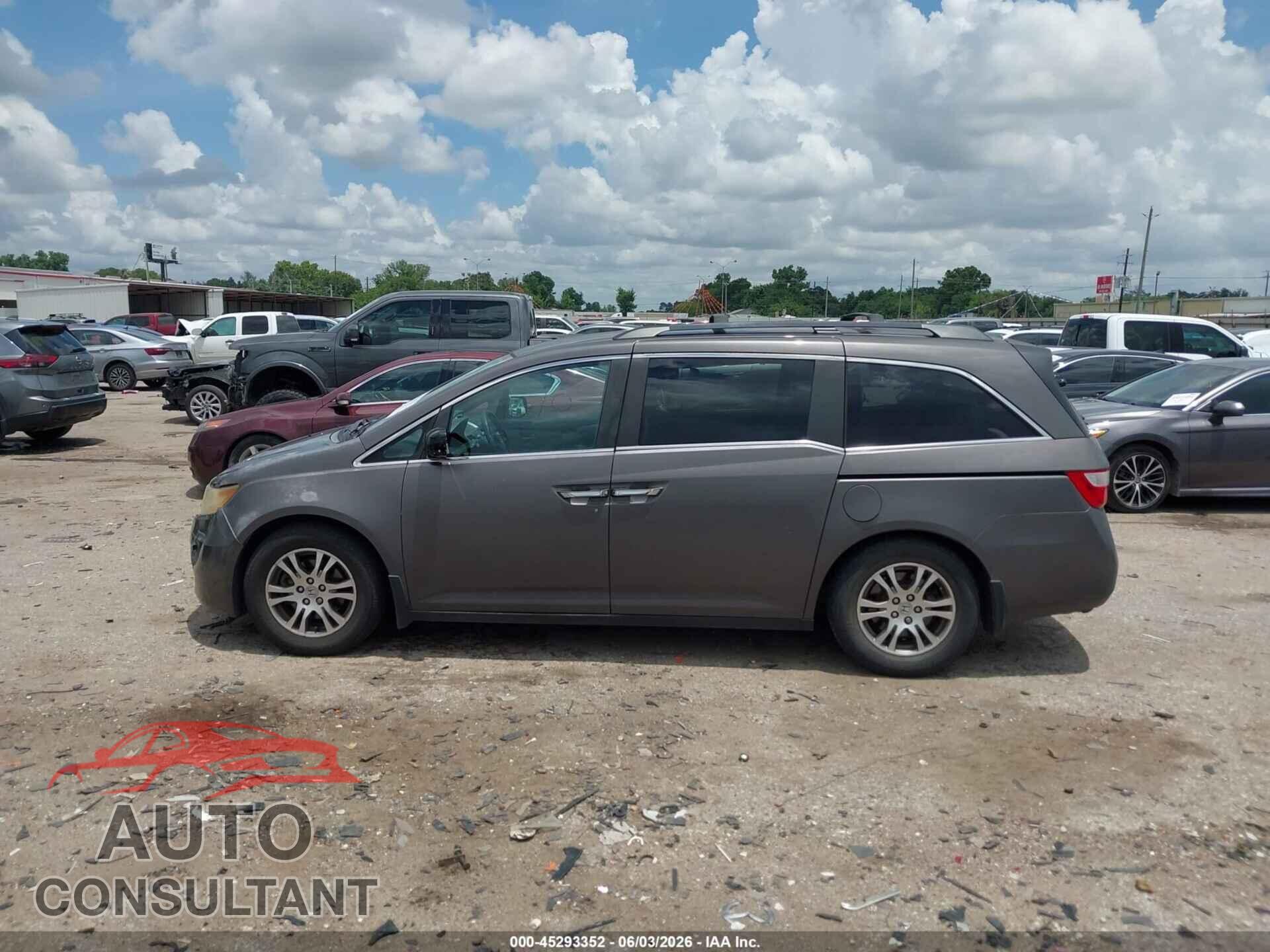 HONDA ODYSSEY 2013 - 5FNRL5H44DB007155
