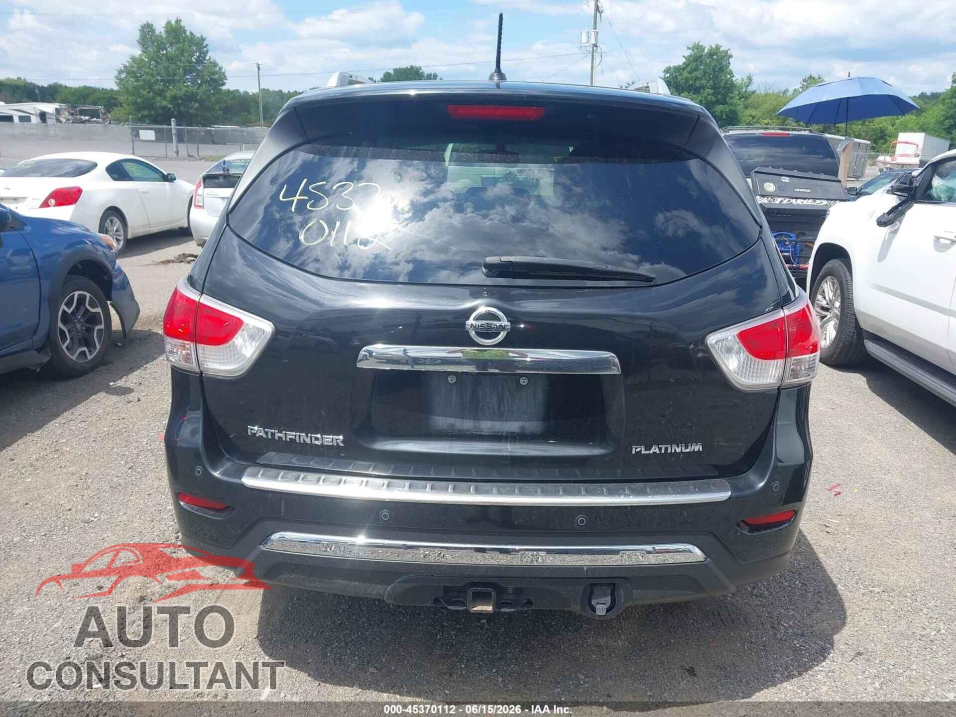 NISSAN PATHFINDER 2015 - 5N1AR2MN0FC712247