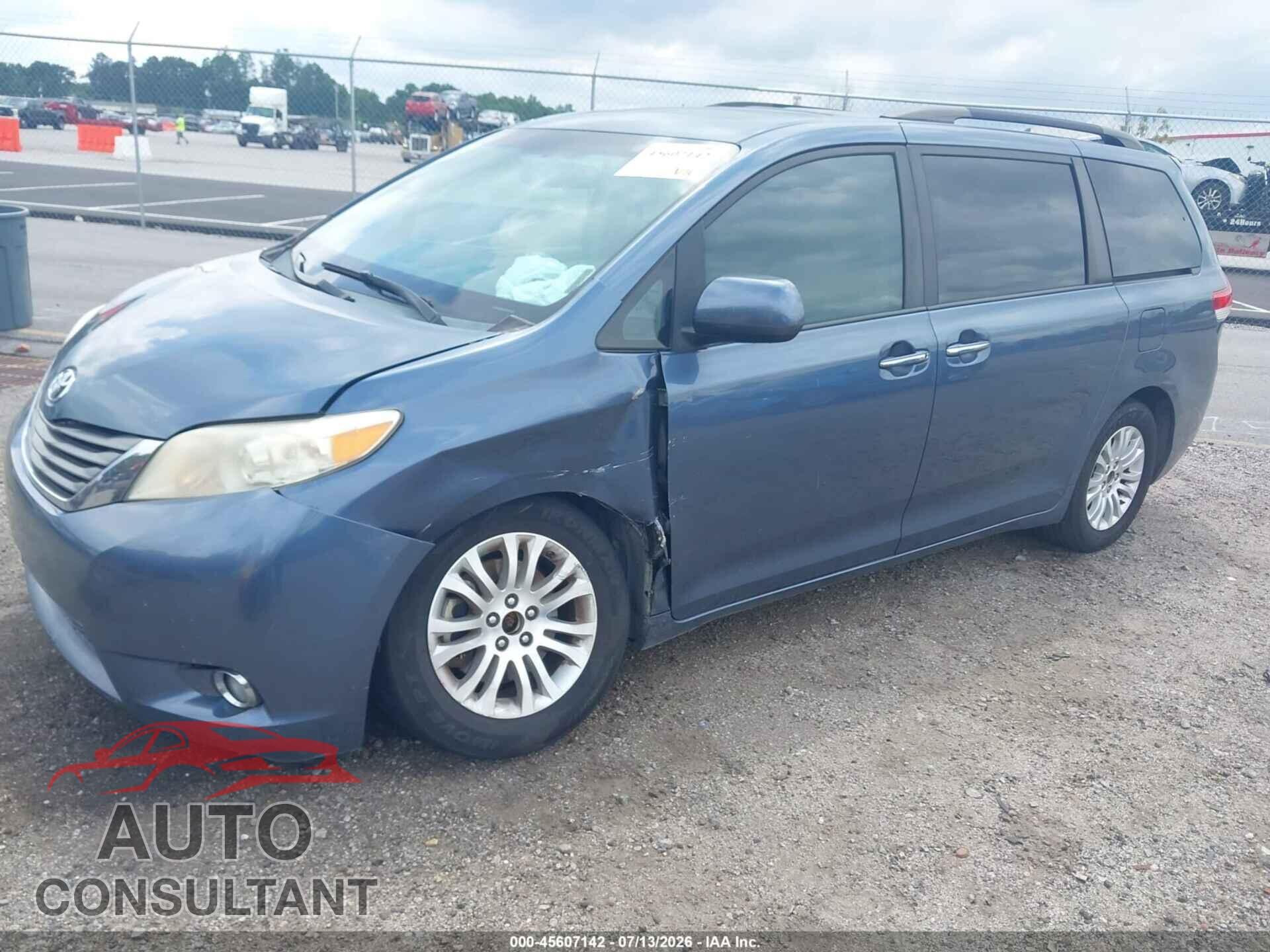 TOYOTA SIENNA 2013 - 5TDYK3DC8DS399911